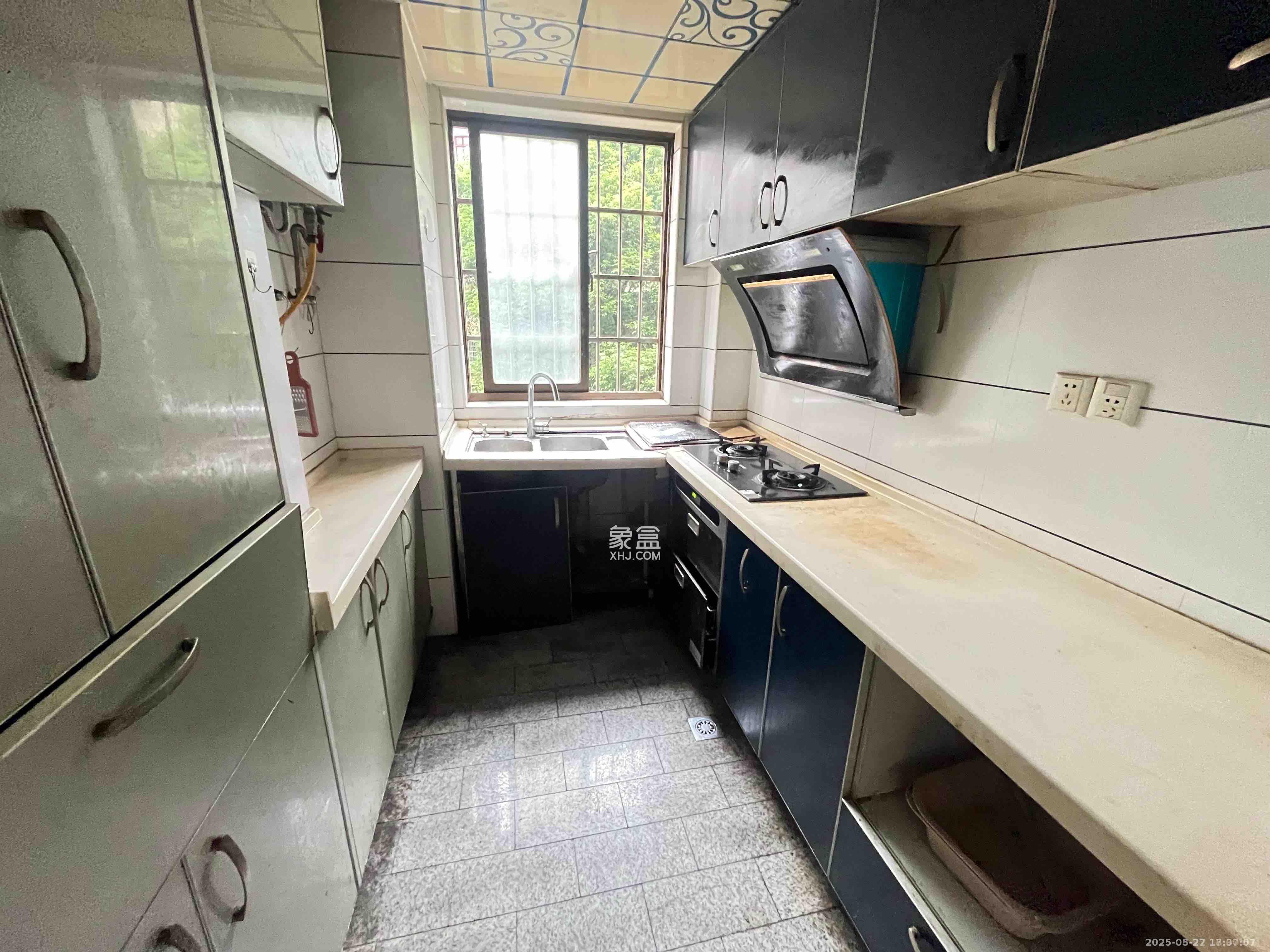 芙蓉蓉苑  3室2厅2卫    2600.0元/月 芙蓉蓉苑  3室2厅2卫    2600.0元/月室内图