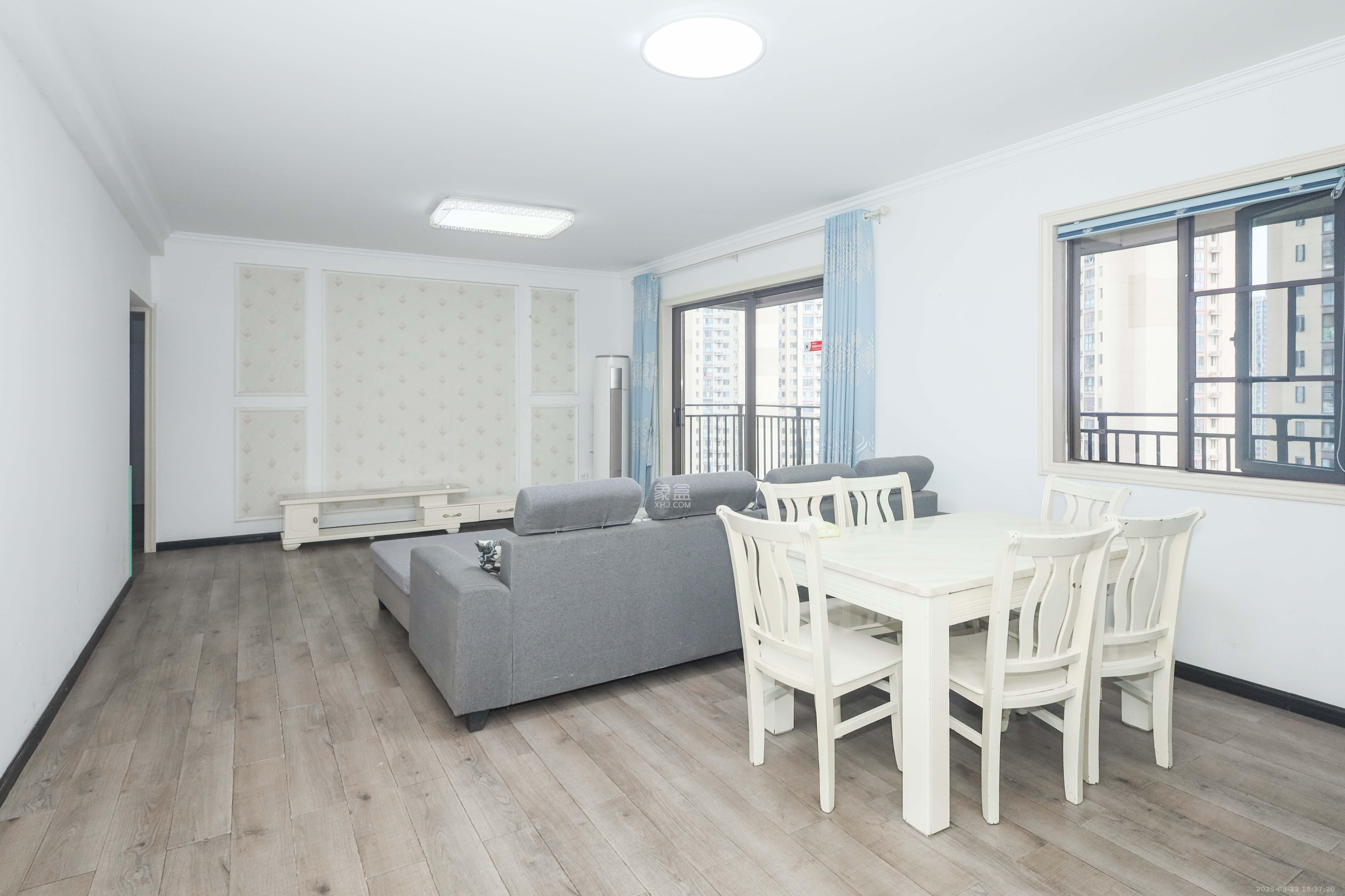 梅溪湖合能璞丽  4室2厅1卫    151.0万 梅溪湖合能璞丽  4室2厅1卫    151.0万客厅