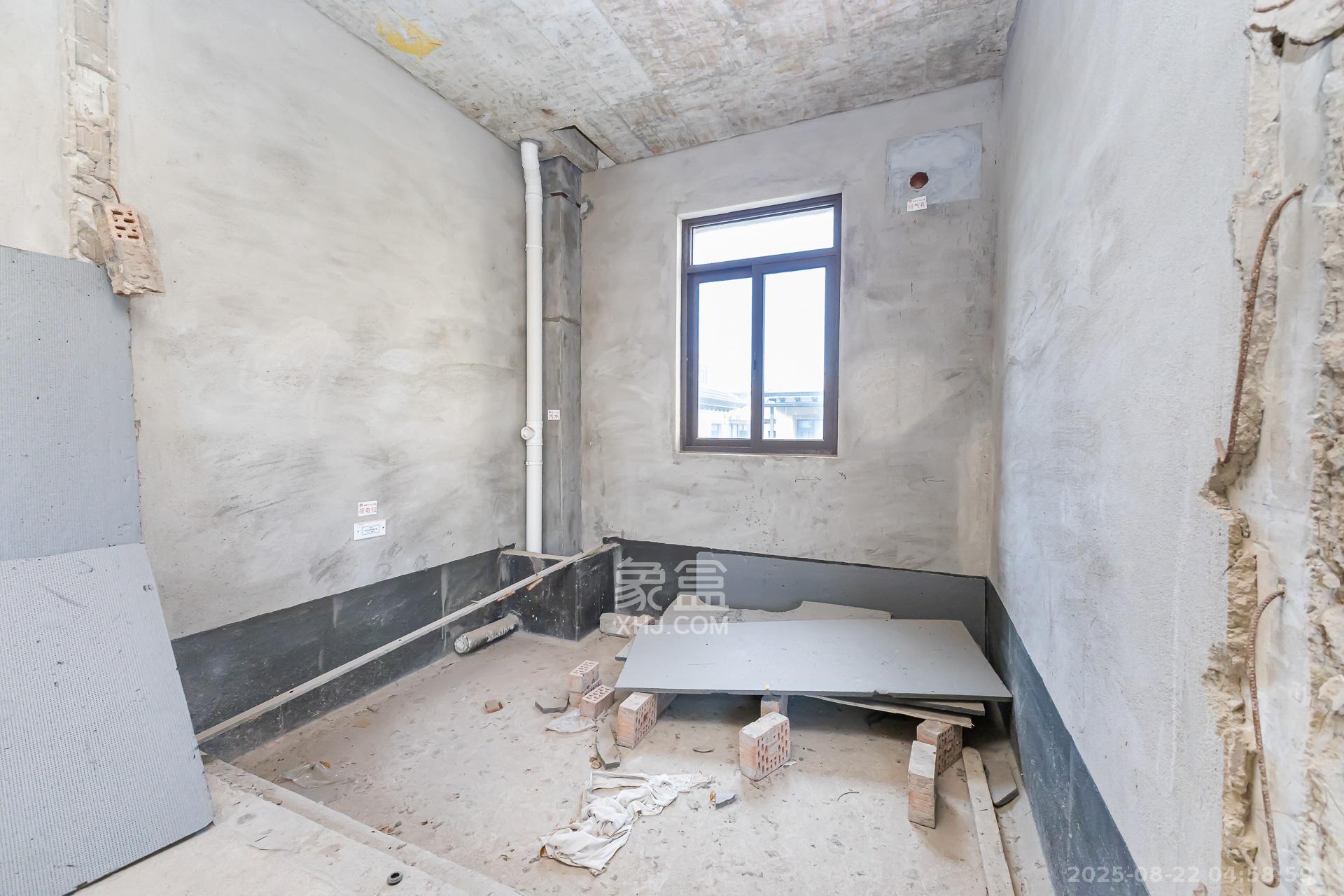 龙湖璟宸原著(龙湖紫宸) 6室2厅4卫 680.0万 龙湖璟宸原著(龙湖紫宸) 6室2厅4卫 680.0万卫生间