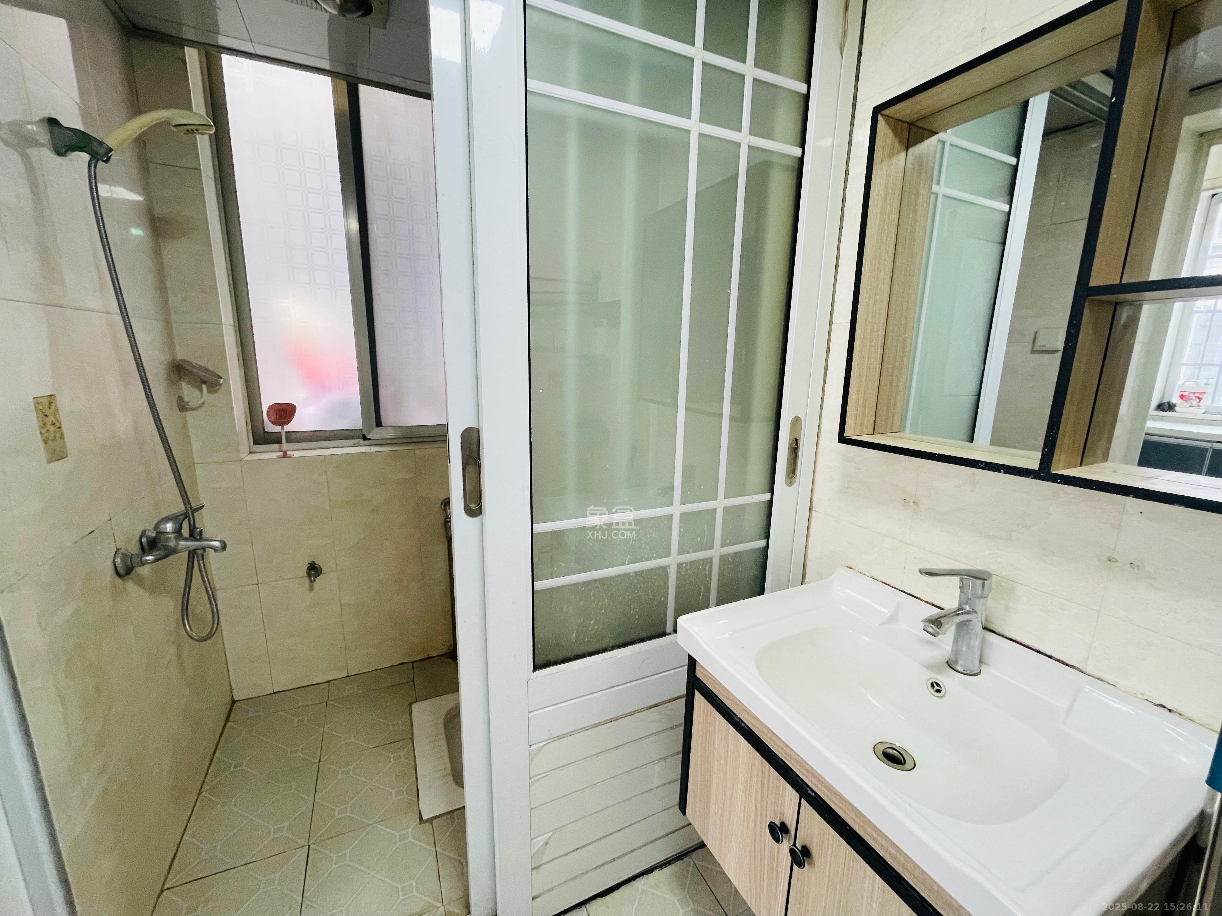 湘绣城  3室1厅1卫    1300.0元/月室内图