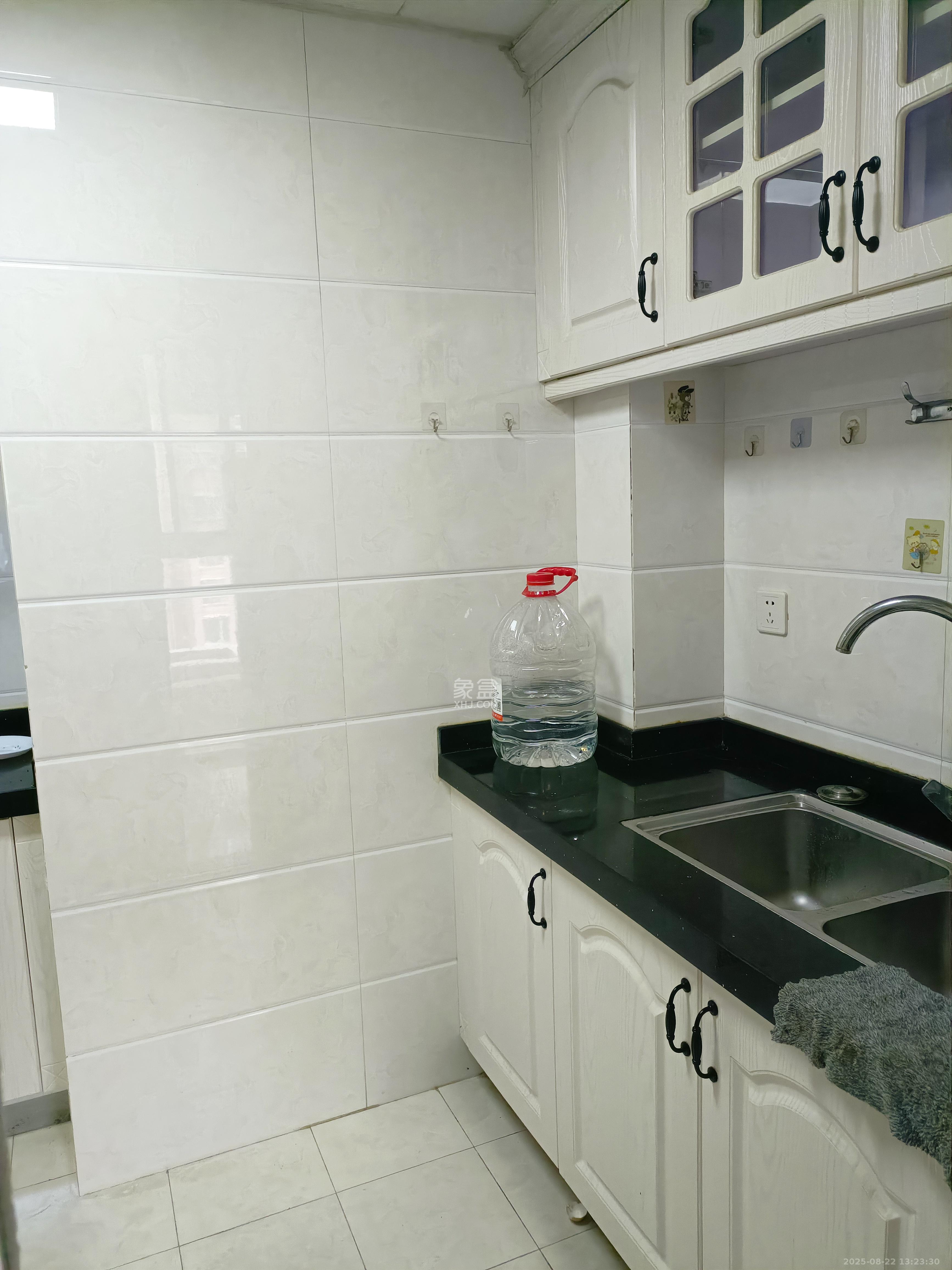 华雅林语苑  2室2厅1卫    2600.0元/月 华雅林语苑  2室2厅1卫    2600.0元/月室内图