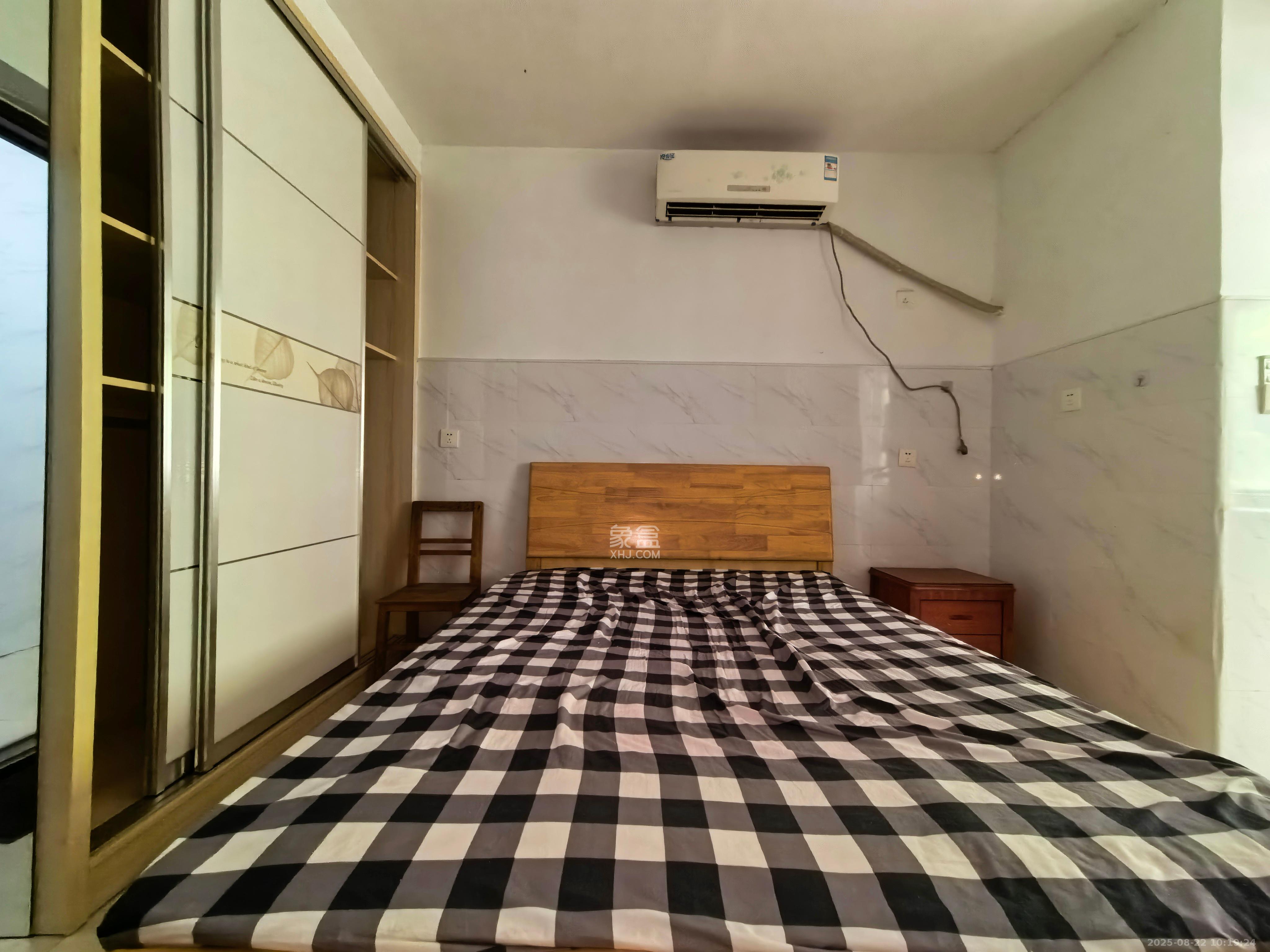 望龙小区  1室0厅1卫   850.00元/月
