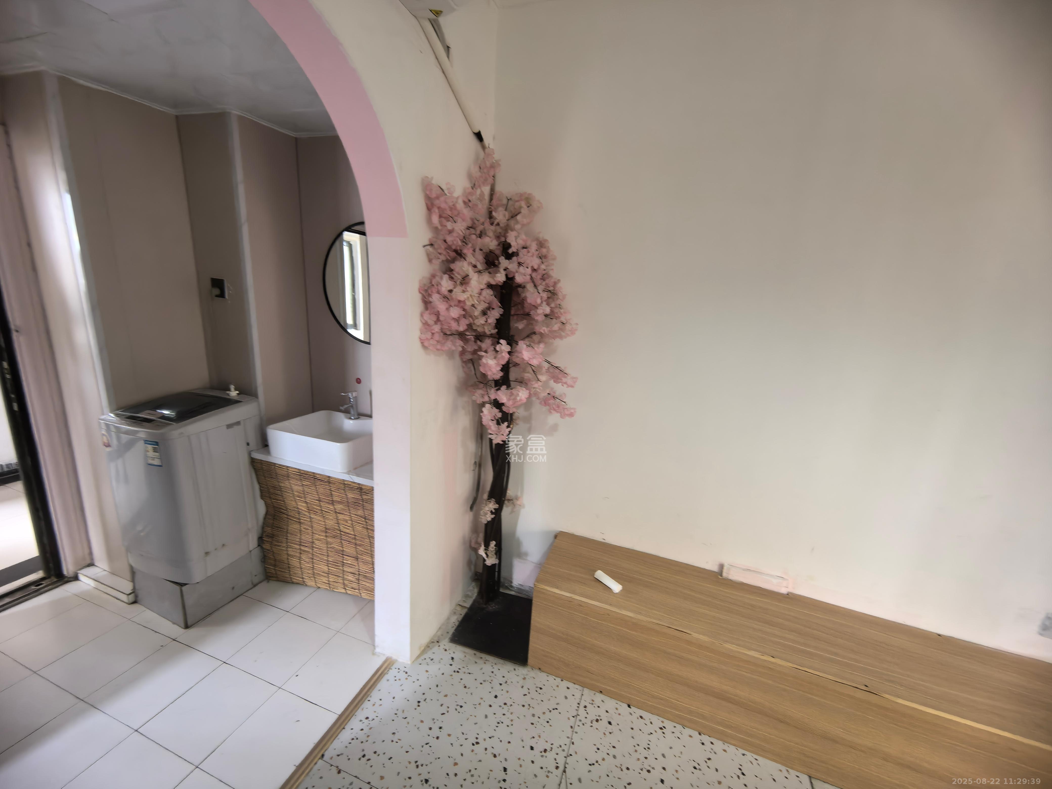 七彩丽都 1室1厅1卫 1500.0元/月 七彩丽都 1室1厅1卫 1500.0元/月室内图