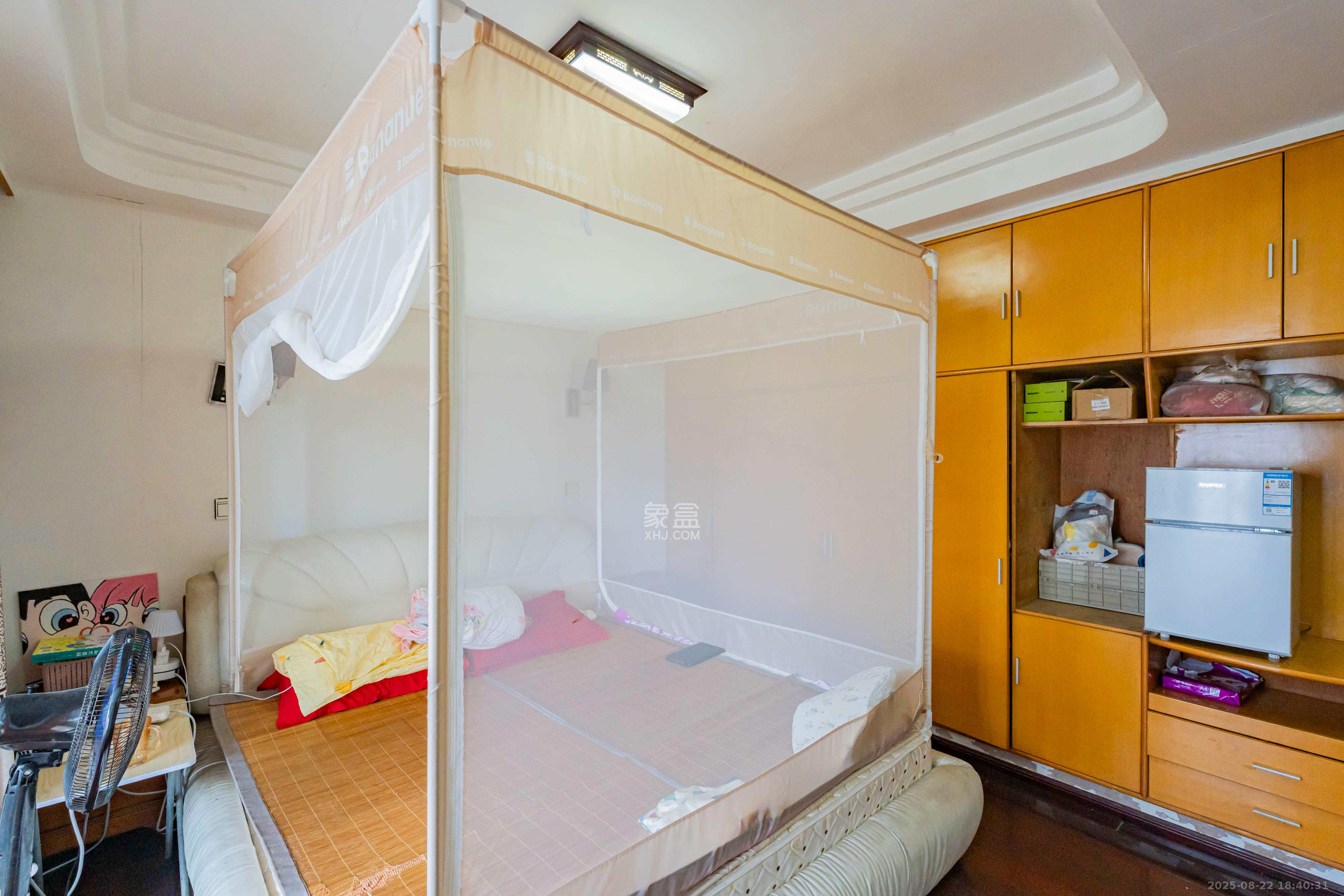 学宫街散盘  4室2厅2卫    110.0万卧室