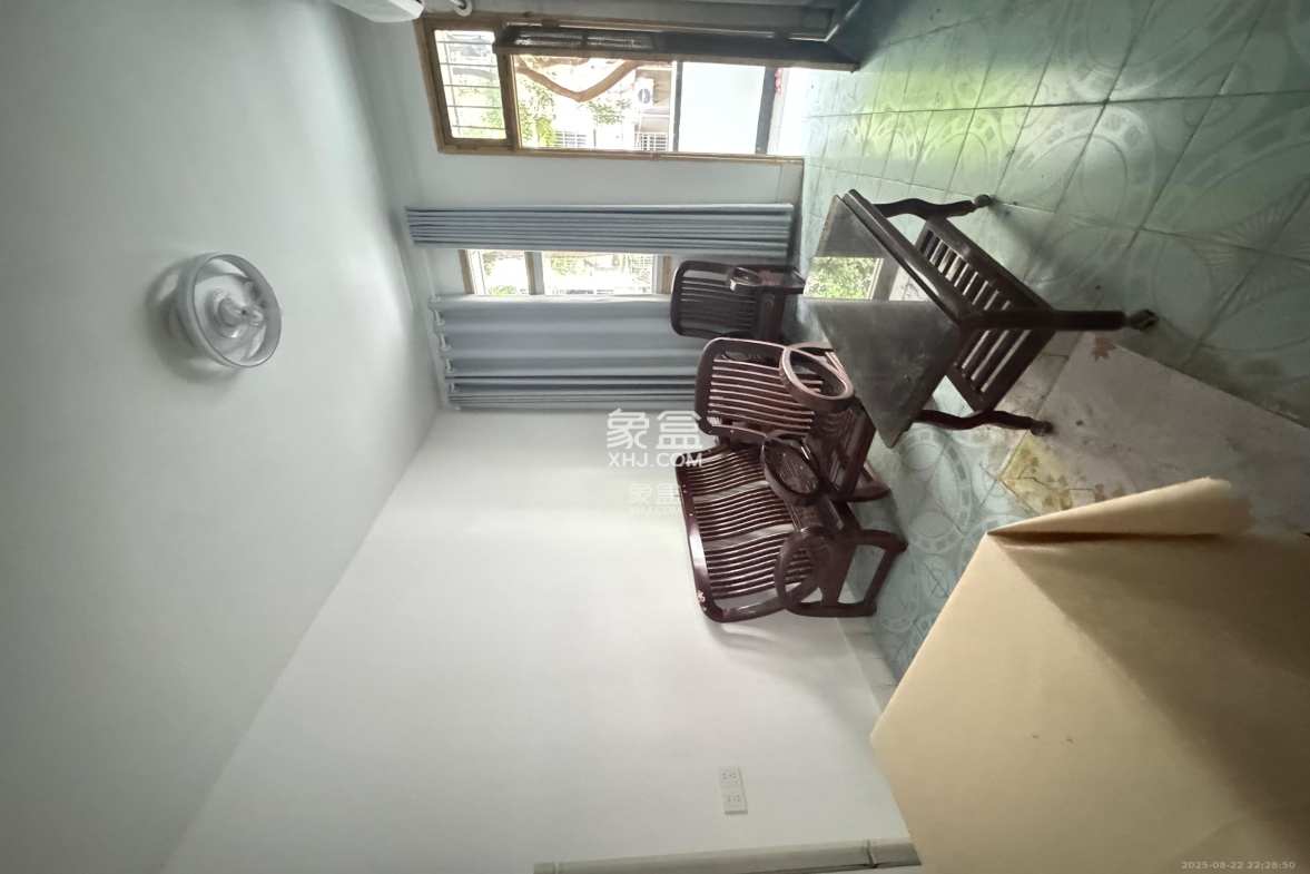 向韶村  2室1厅1卫    1800.0元/月 向韶村  2室1厅1卫    1800.0元/月室内图1