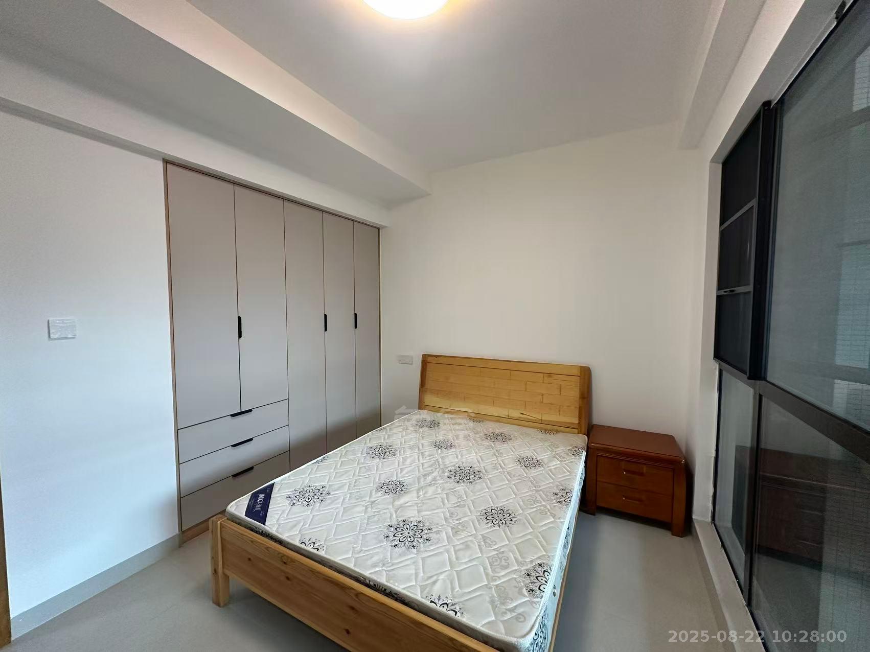 春藤小镇 3室2厅1卫 1600.0元/月 春藤小镇 3室2厅1卫 1600.0元/月室内图