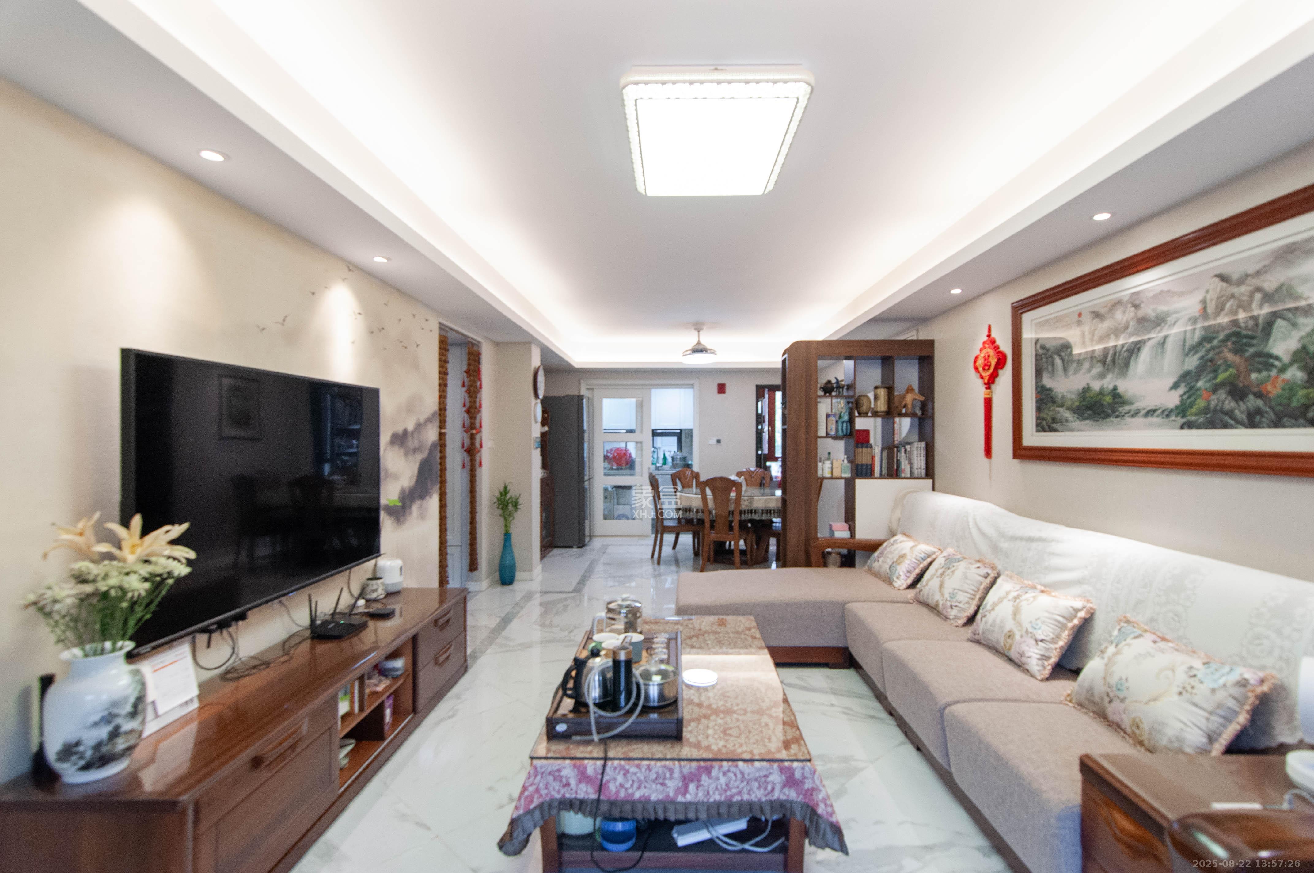 万科里梅溪郡  5室2厅2卫    328.0万 万科里梅溪郡  5室2厅2卫    328.0万客厅