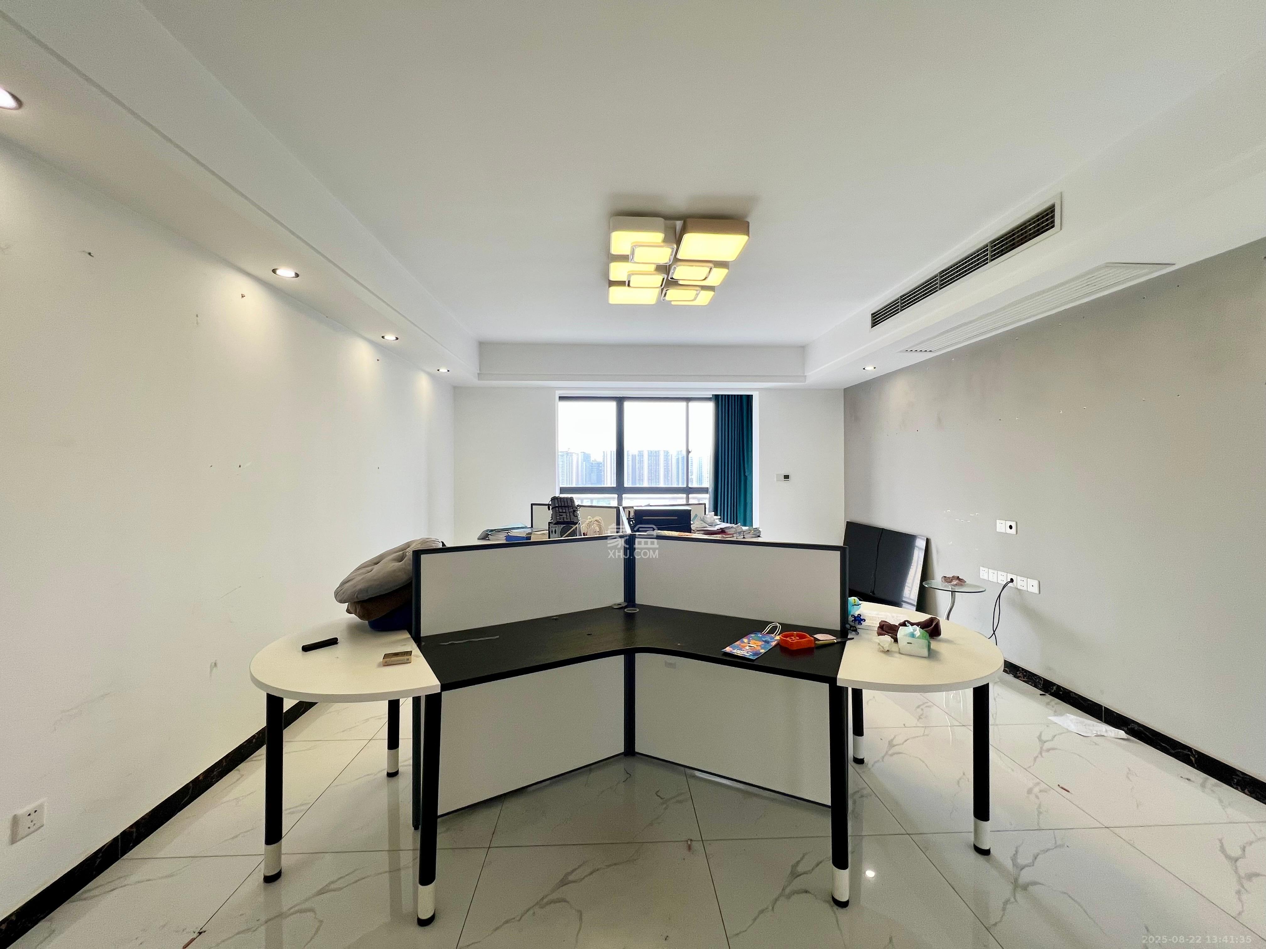 湘瑞嘉园  4室2厅2卫    4000.0元/月 湘瑞嘉园  4室2厅2卫    4000.0元/月