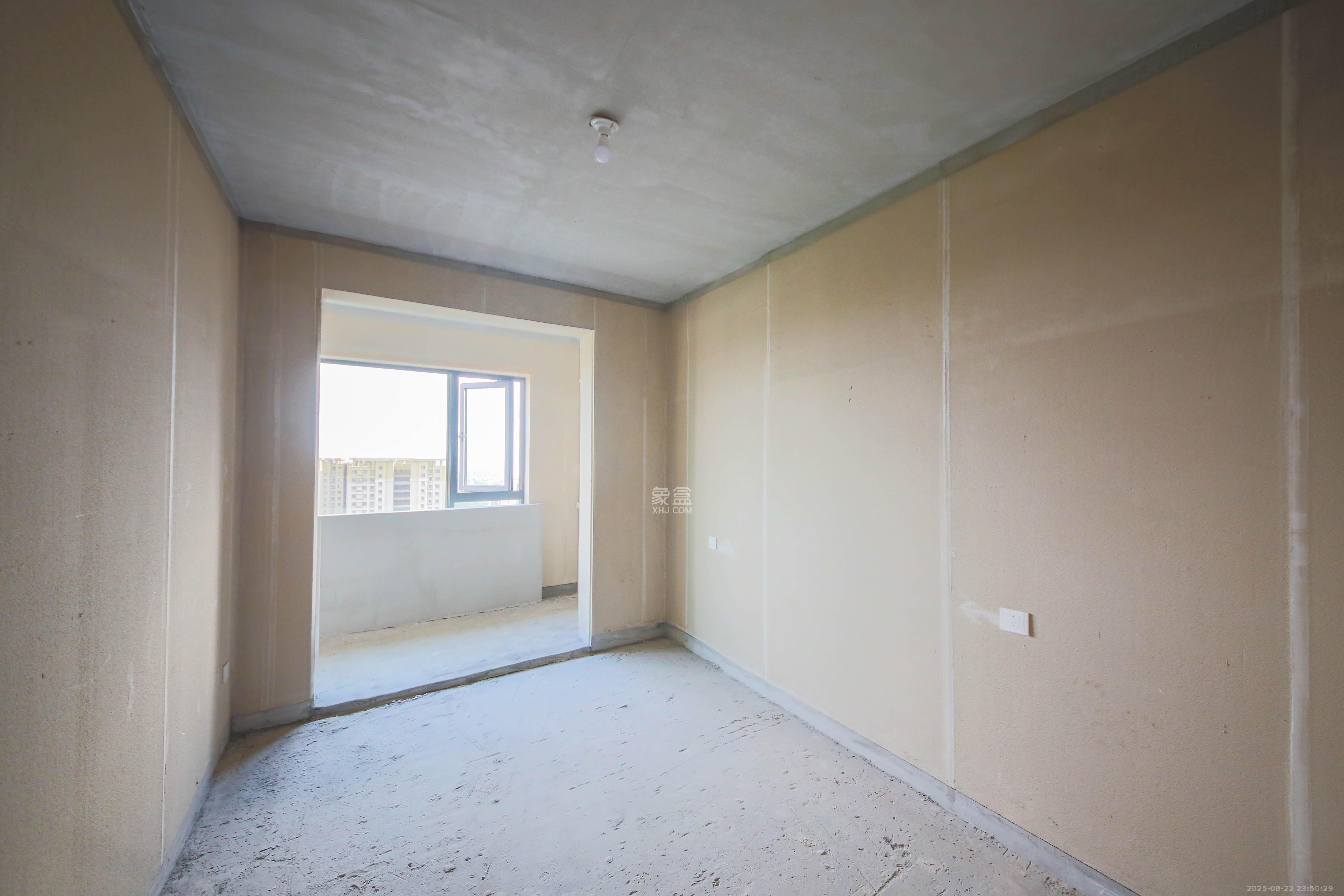 龙湖云河颂  4室2厅3卫    300.0万 龙湖云河颂  4室2厅3卫    300.0万卧室