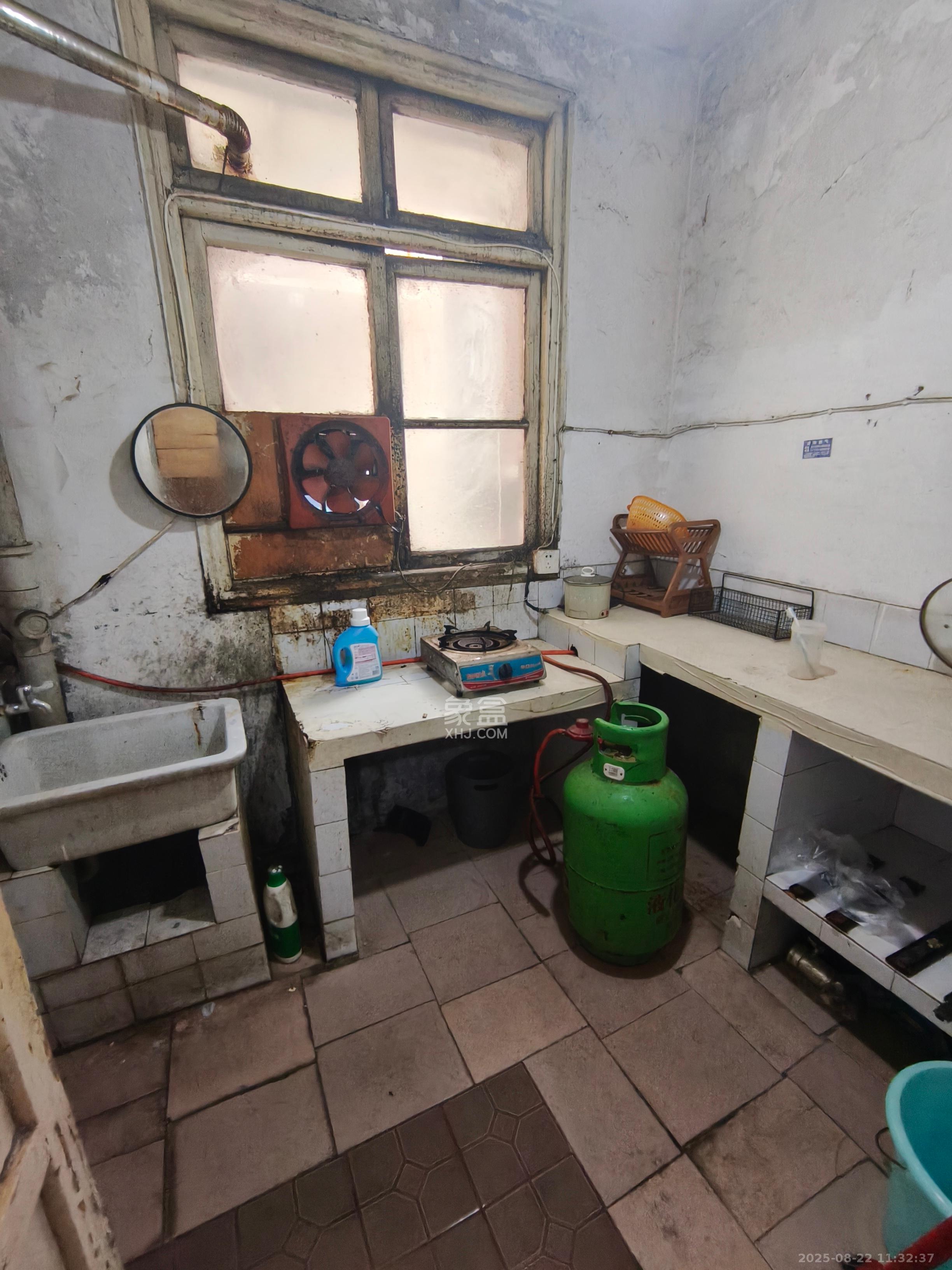 砂子塘社区 3室2厅2卫 2000.0元/月 砂子塘社区 3室2厅2卫 2000.0元/月室内图