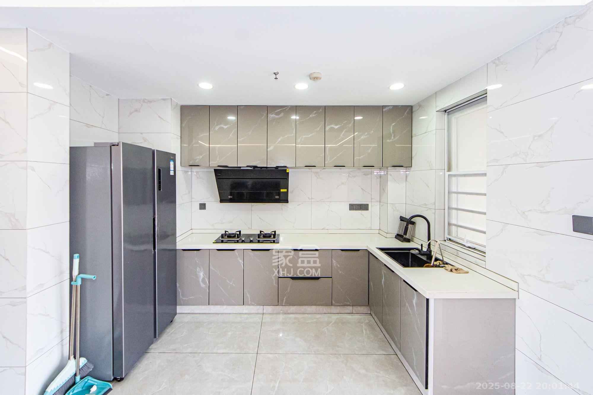 北辰三角洲E7区  3室2厅2卫    5500.0元/月室内图