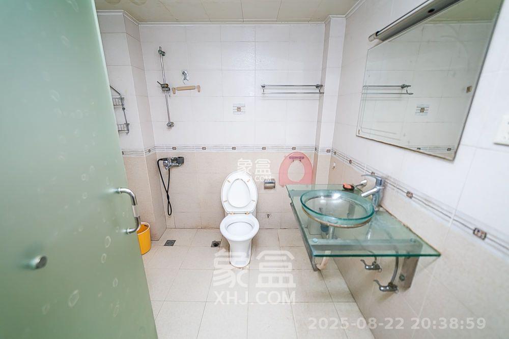 都市春天 3室2厅2卫 2500.0元/月 都市春天 3室2厅2卫 2500.0元/月室内图