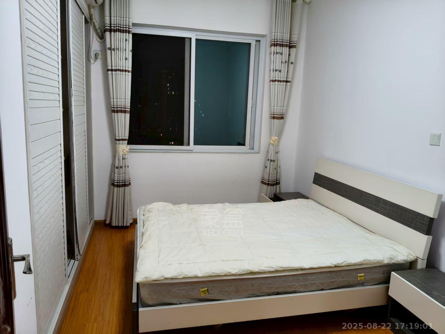 康馨佳园  3室2厅2卫   2200.00元/月室内图