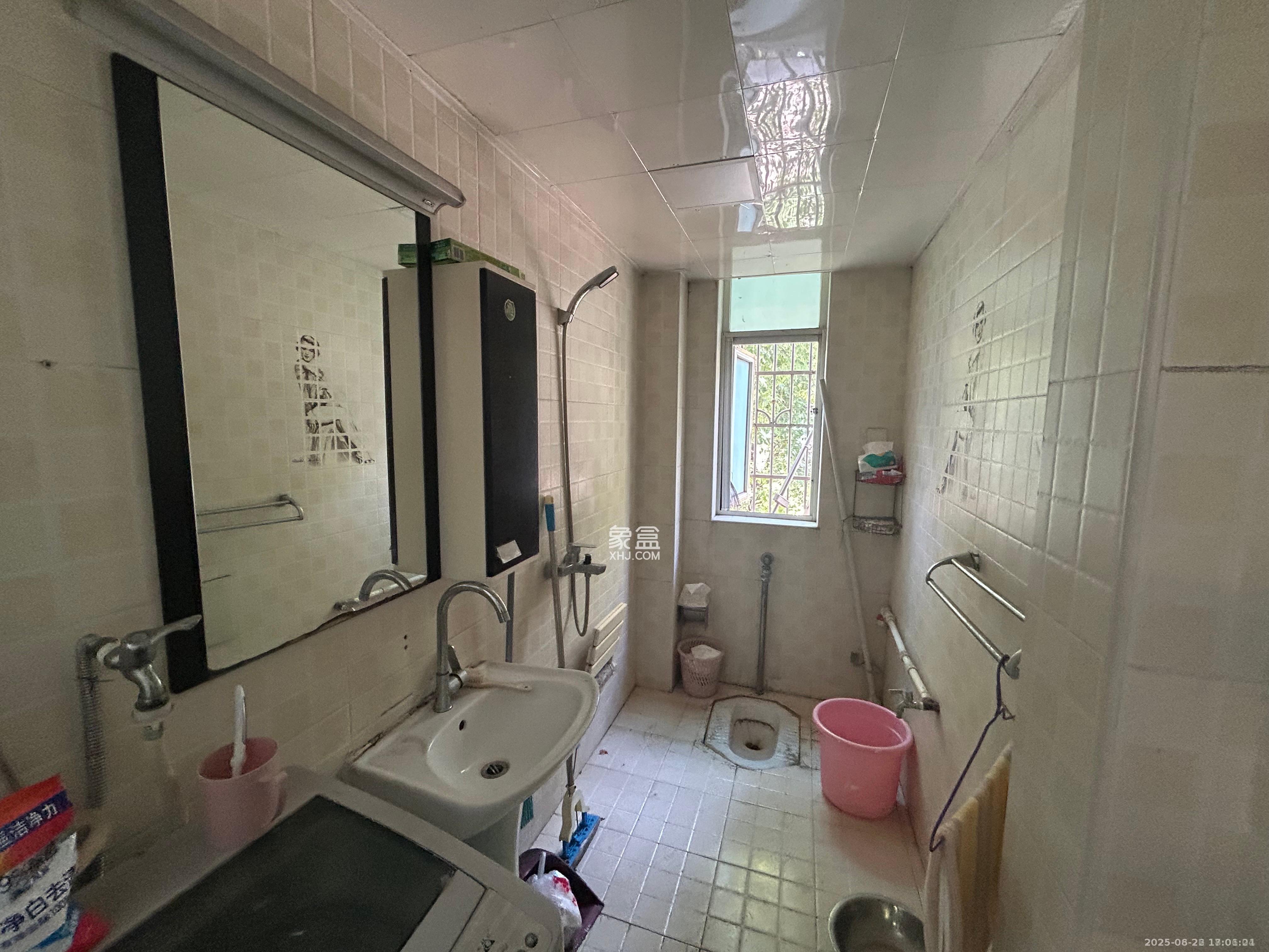 外运宿舍 3室2厅1卫 1800.0元/月 外运宿舍 3室2厅1卫 1800.0元/月室内图