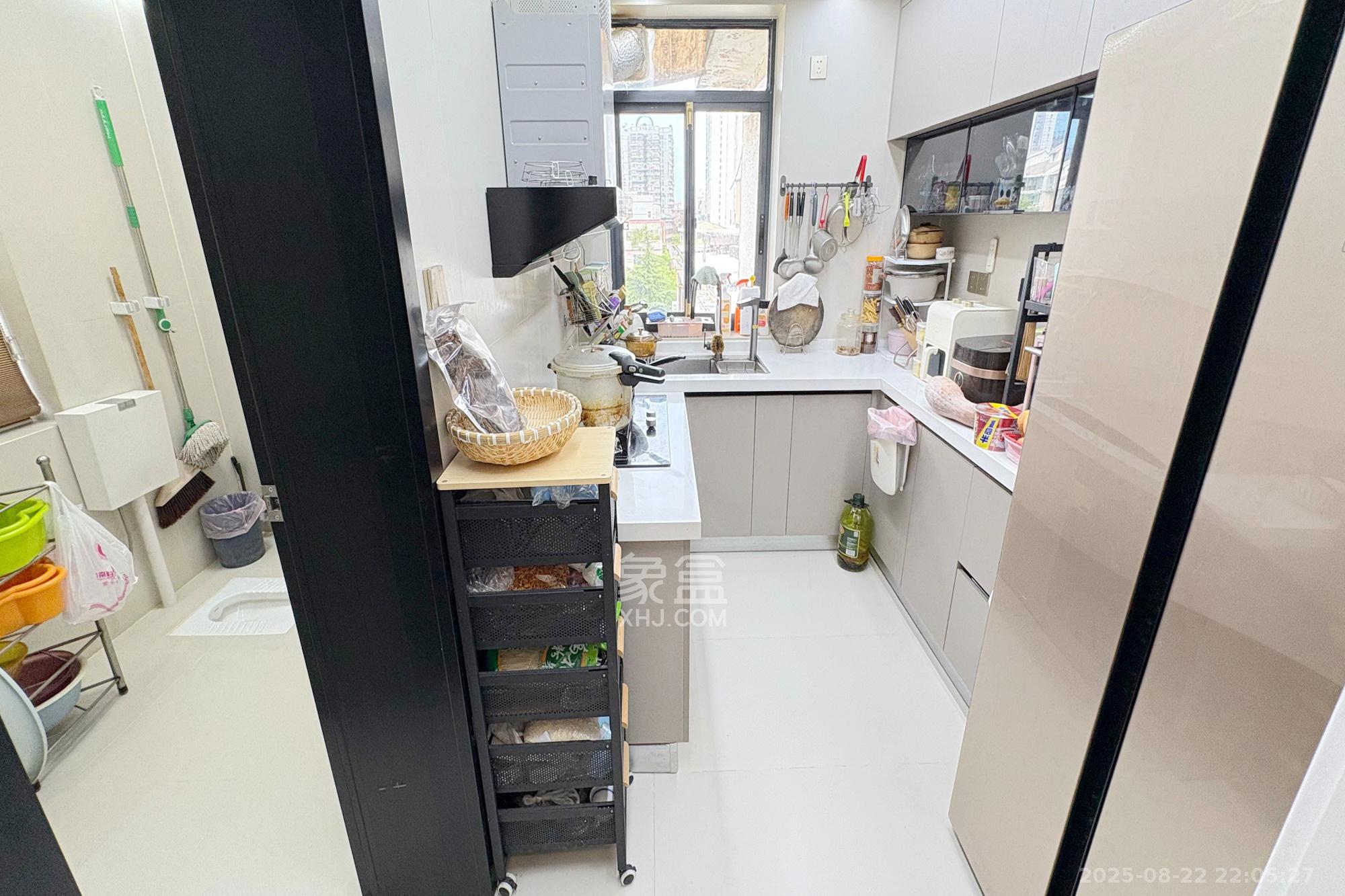 省文化厅宿舍(文物局)/湖南省书法院  3室2厅2卫    130.0万 省文化厅宿舍(文物局)/湖南省书法院  3室2厅2卫    130.0万厨房