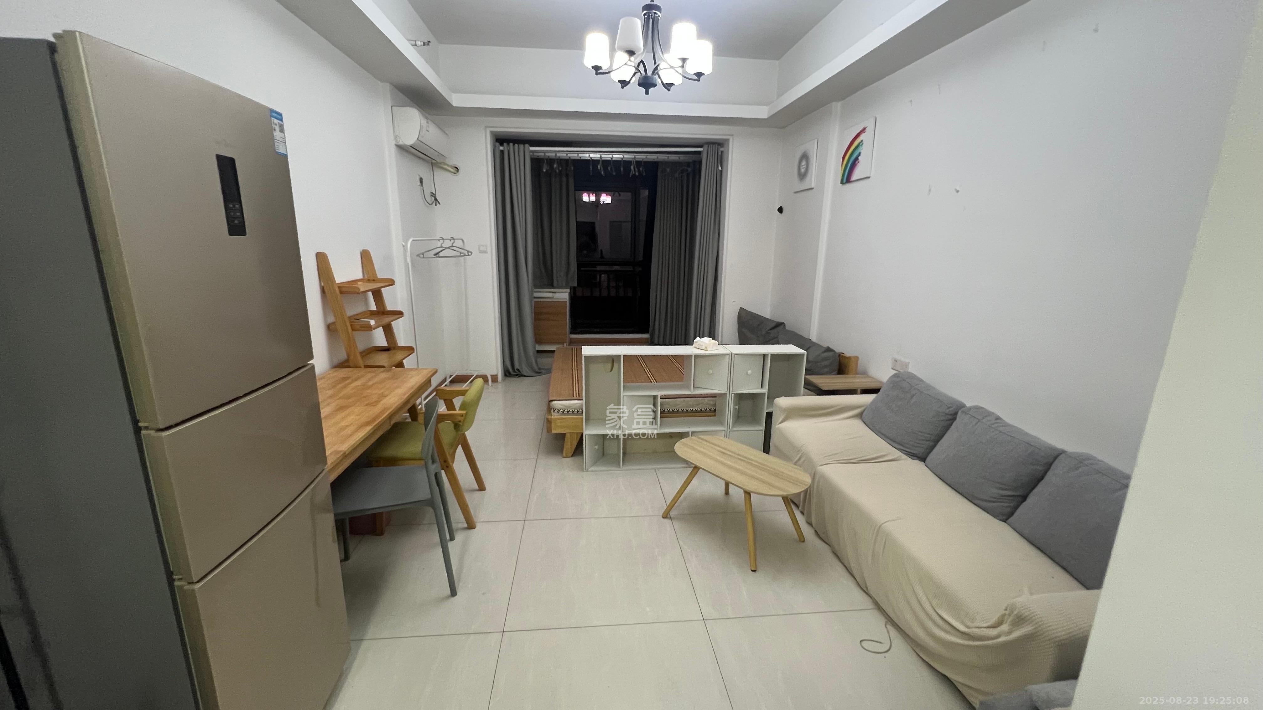 华侨假日中心（晟华苑）  1室1厅1卫    1500.0元/月室内图