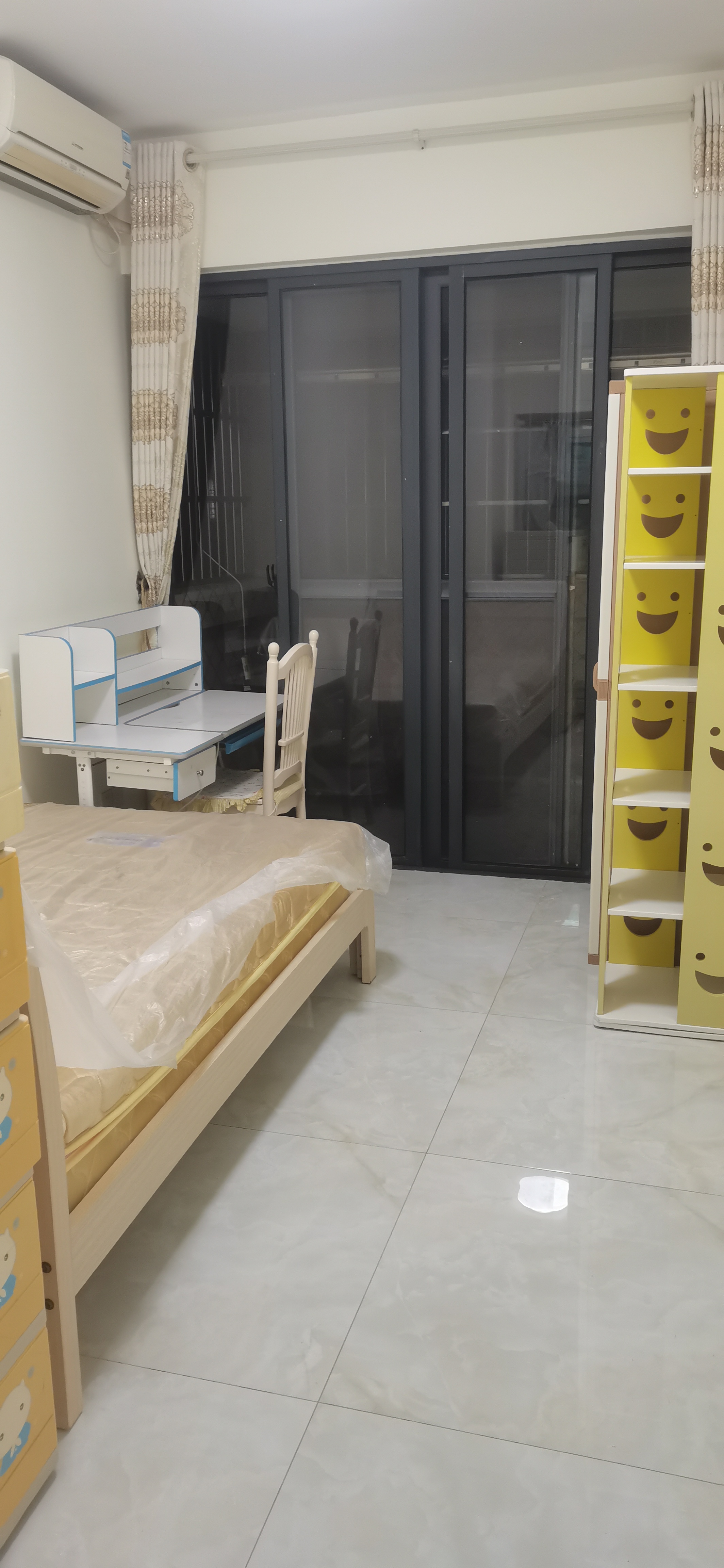 新世界花园三期 3室2厅2卫 2800.0元/月 新世界花园三期 3室2厅2卫 2800.0元/月室内图