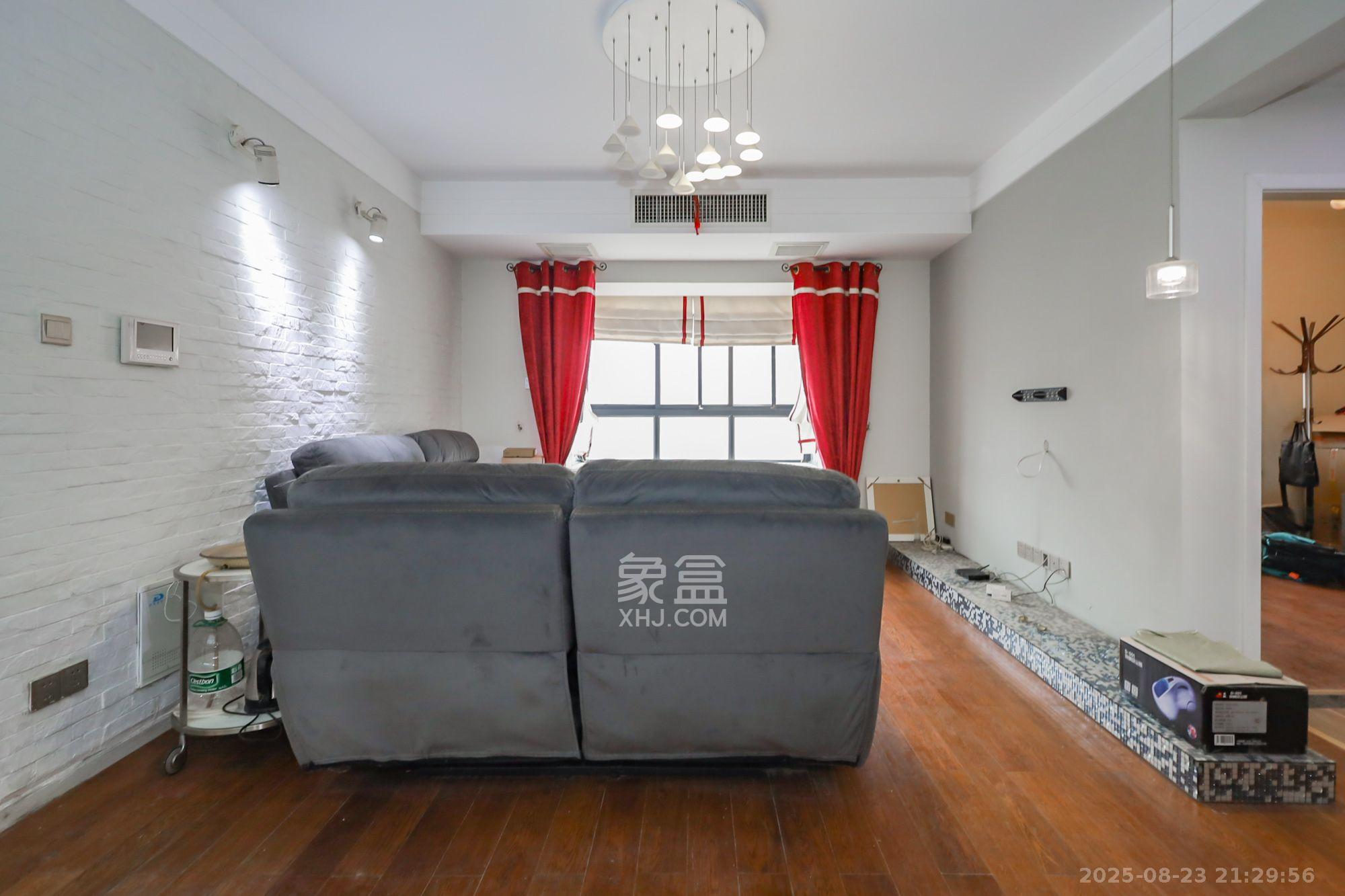 天骄福邸  3室2厅1卫    2700.0元/月室内图