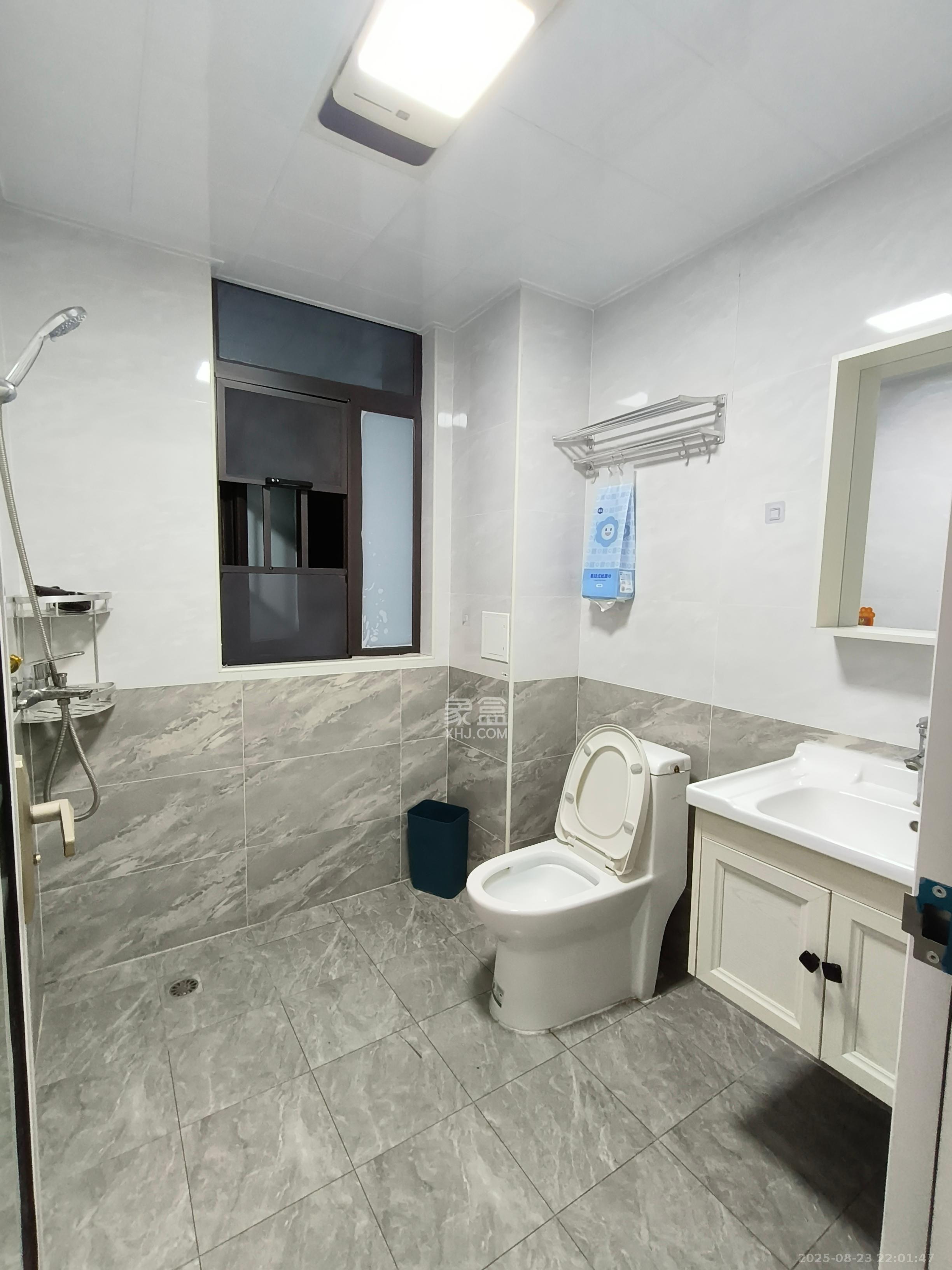 星雅美辰  3室2厅2卫    2500.0元/月室内图