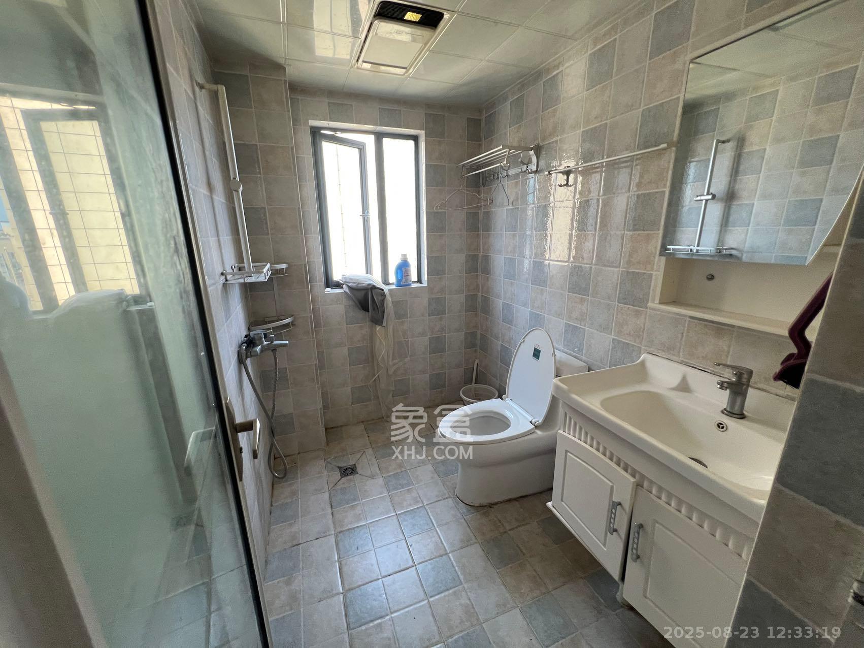 荣盛花语书苑 3室0厅0卫 2200.0元/月 荣盛花语书苑 3室0厅0卫 2200.0元/月室内图