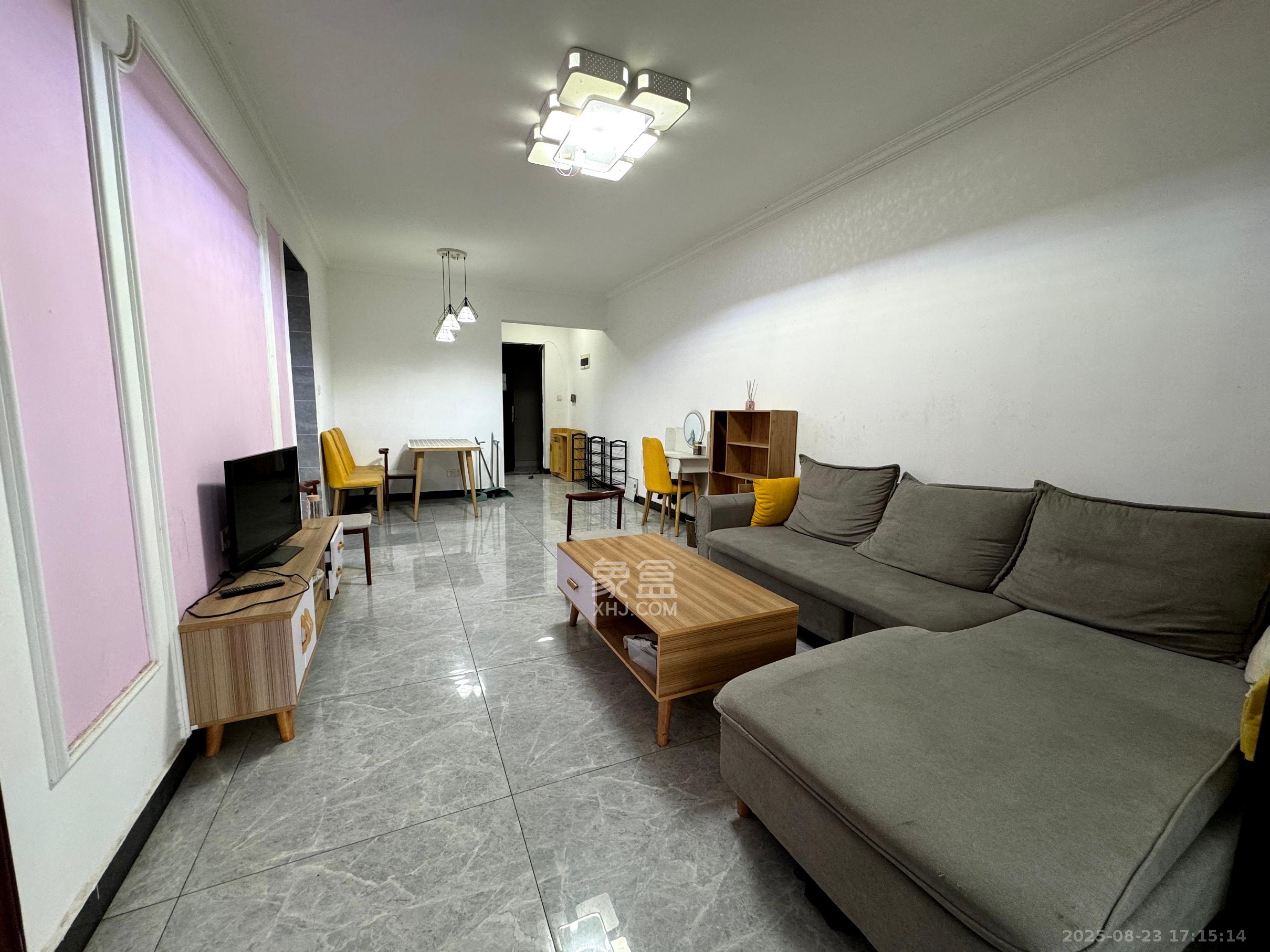 汇金城/嘉华城（二期、三期）  3室2厅1卫    2400.0元/月室内图