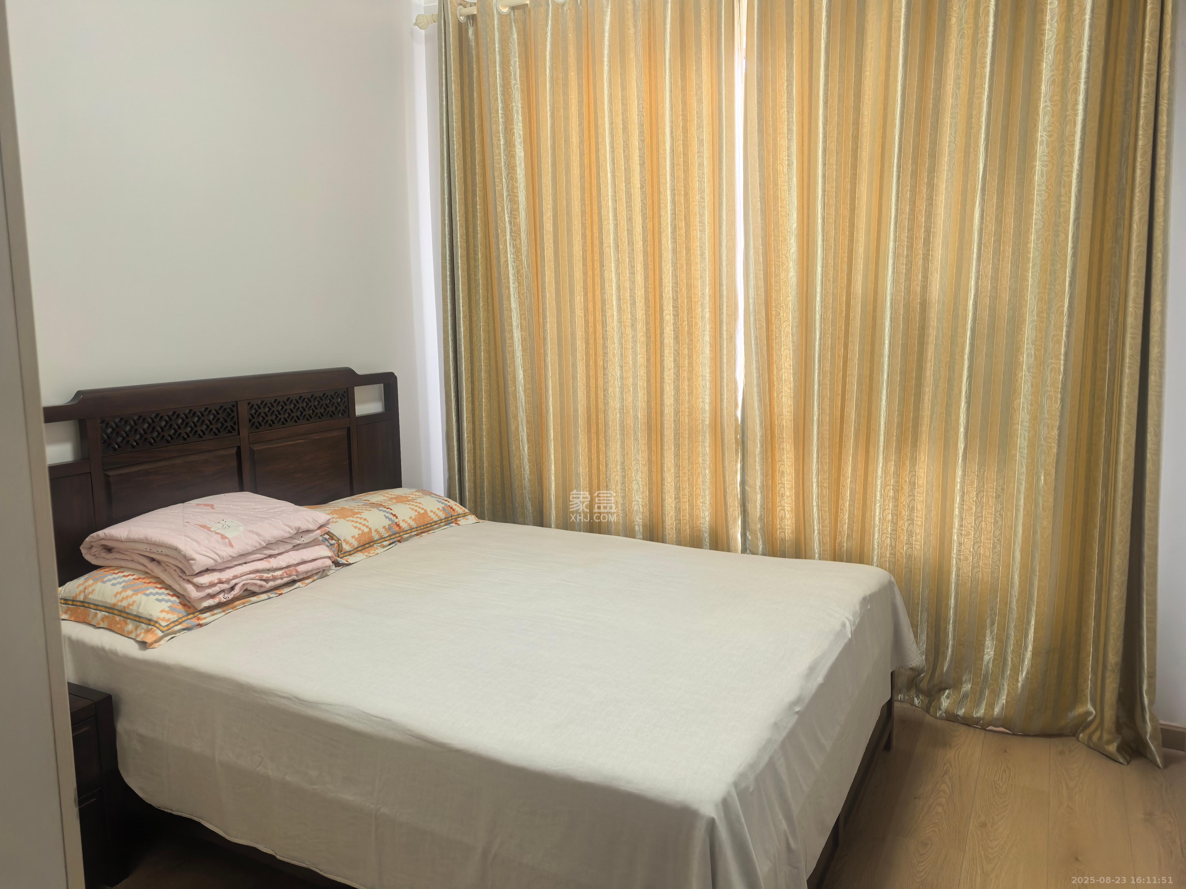 世茂铂翠湾二期  3室2厅1卫    3500.0元/月 世茂铂翠湾二期  3室2厅1卫    3500.0元/月室内图