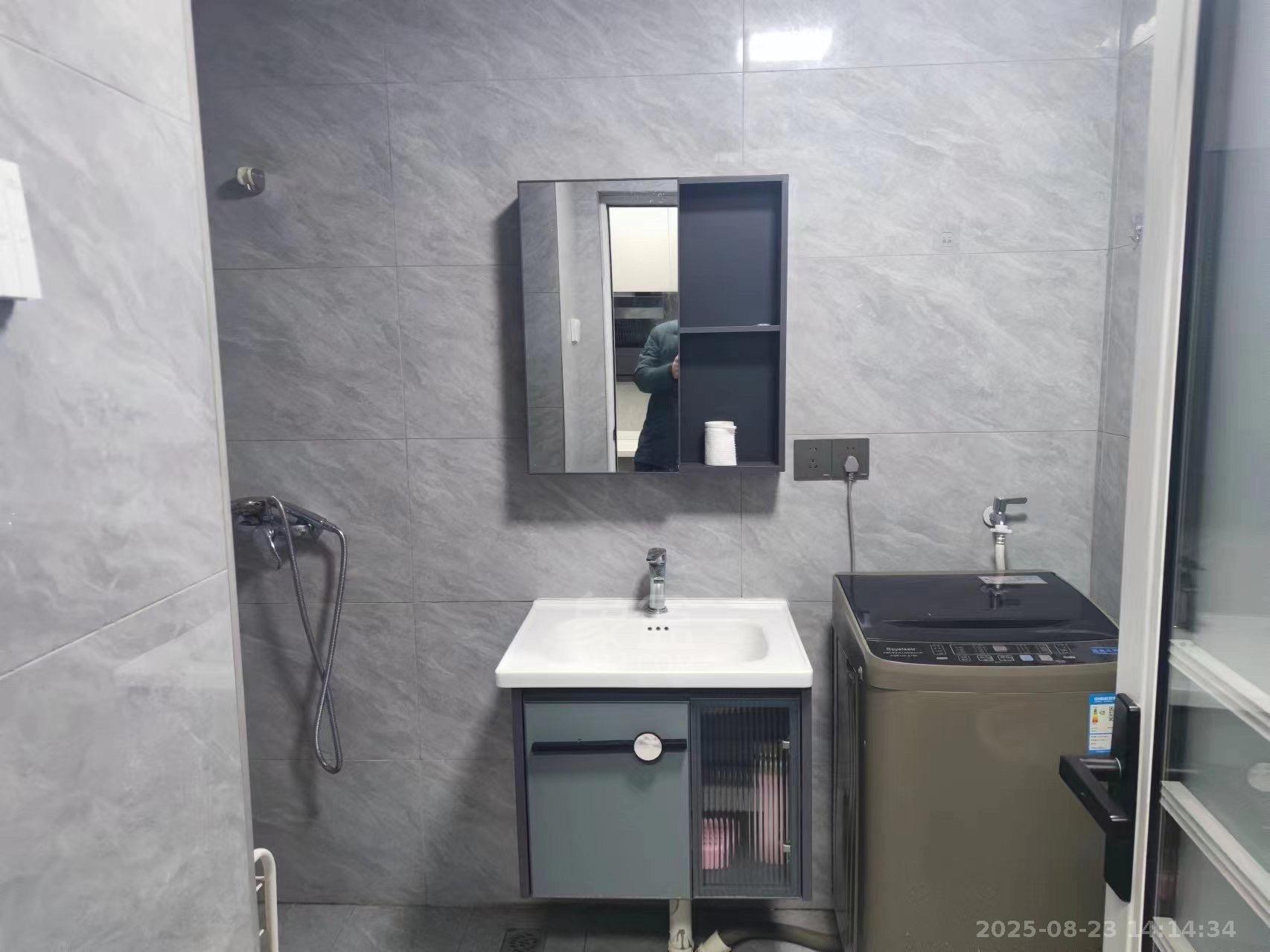 朗廷览江 1室0厅0卫 1400.0元/月 朗廷览江 1室0厅0卫 1400.0元/月室内图