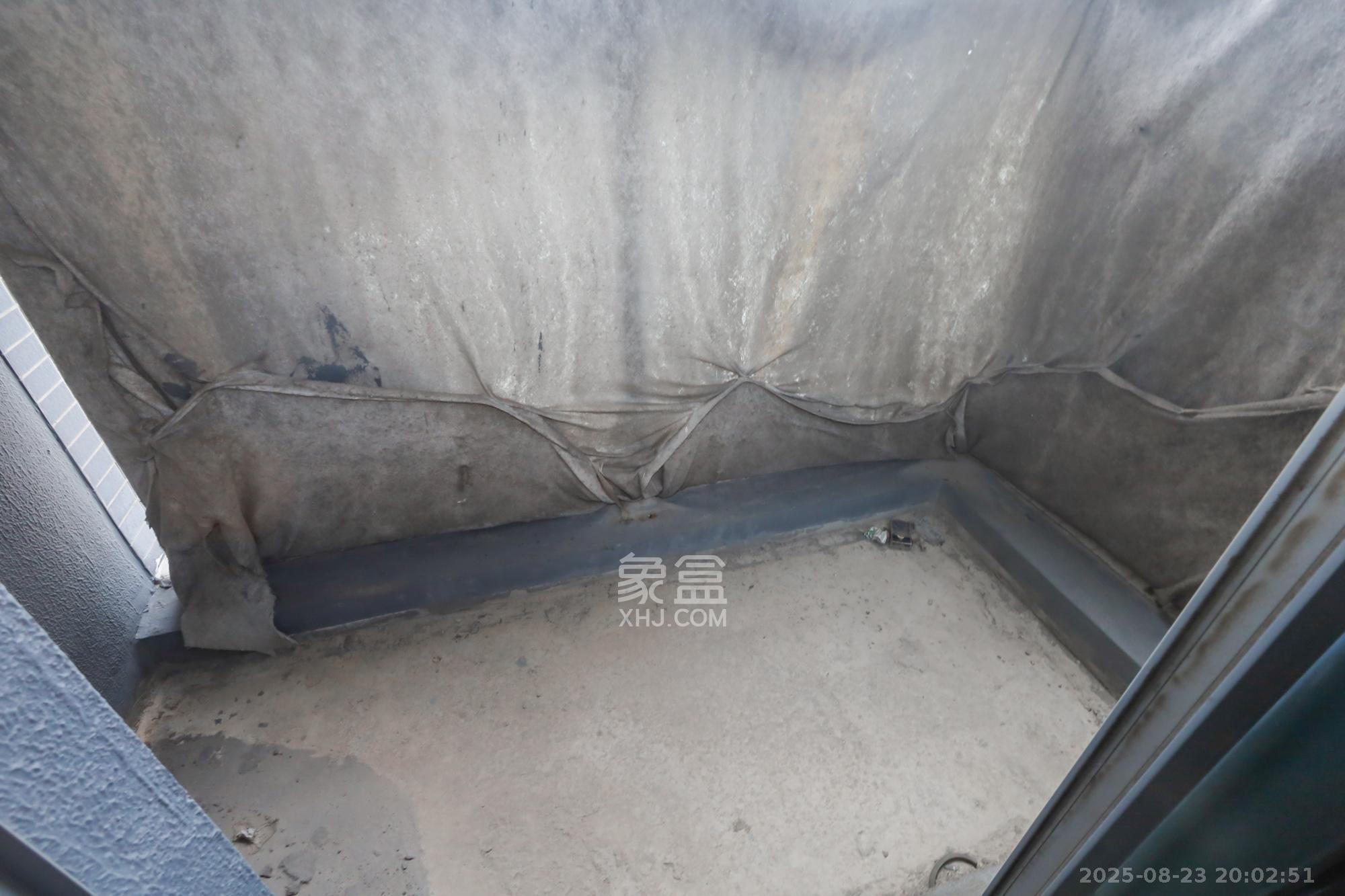 保利天禧C区 4室2厅2卫 235.0万 保利天禧C区 4室2厅2卫 235.0万阳台