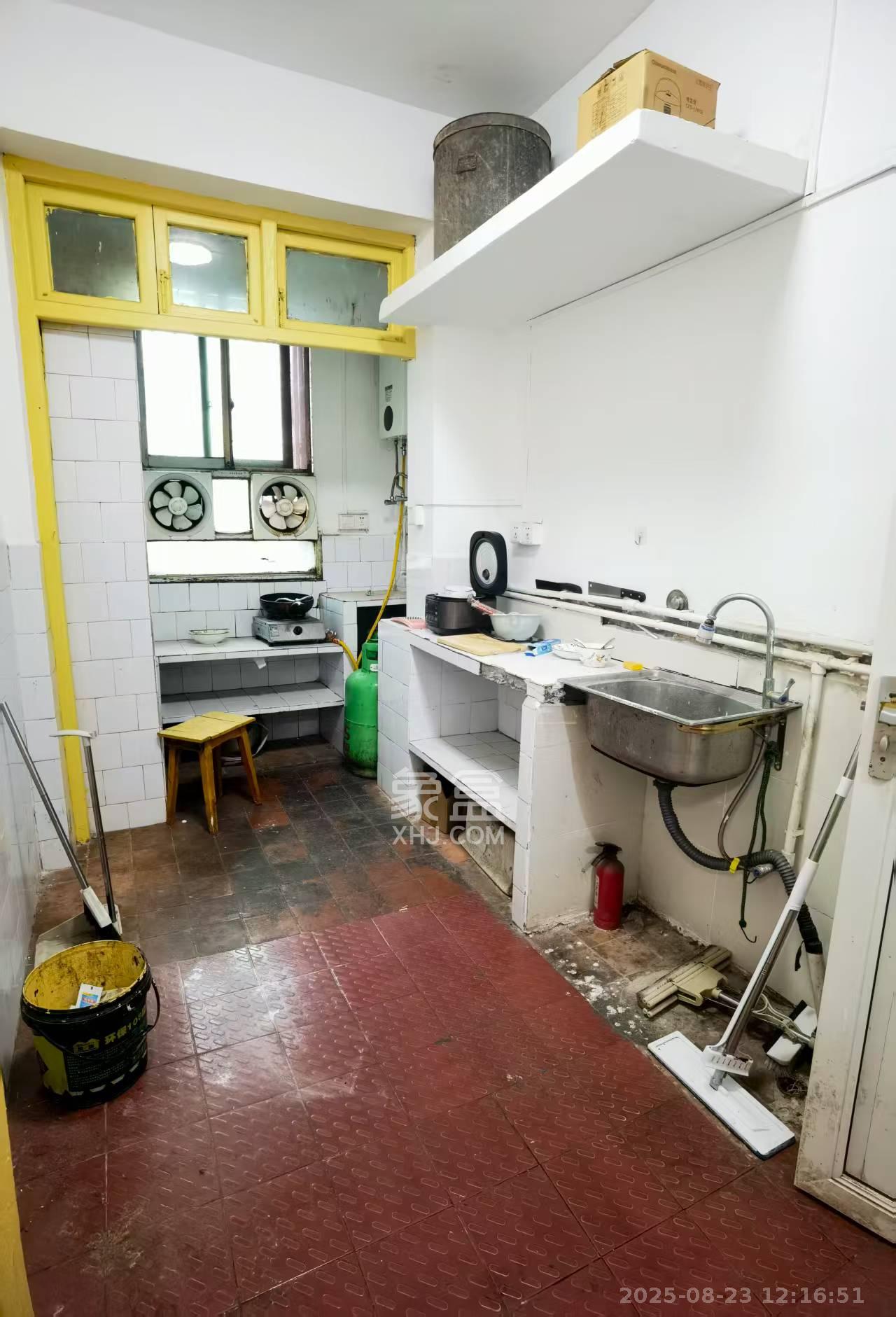 下工商银行宿舍  2室1厅1卫    1500.0元/月 下工商银行宿舍  2室1厅1卫    1500.0元/月室内图