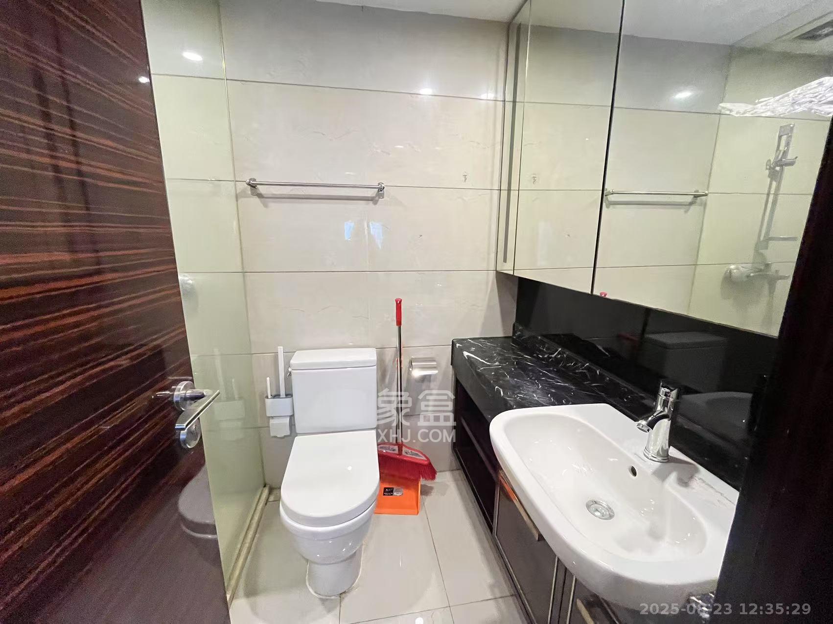 保利国际广场 1室1厅1卫 2600.0元/月 保利国际广场 1室1厅1卫 2600.0元/月室内图