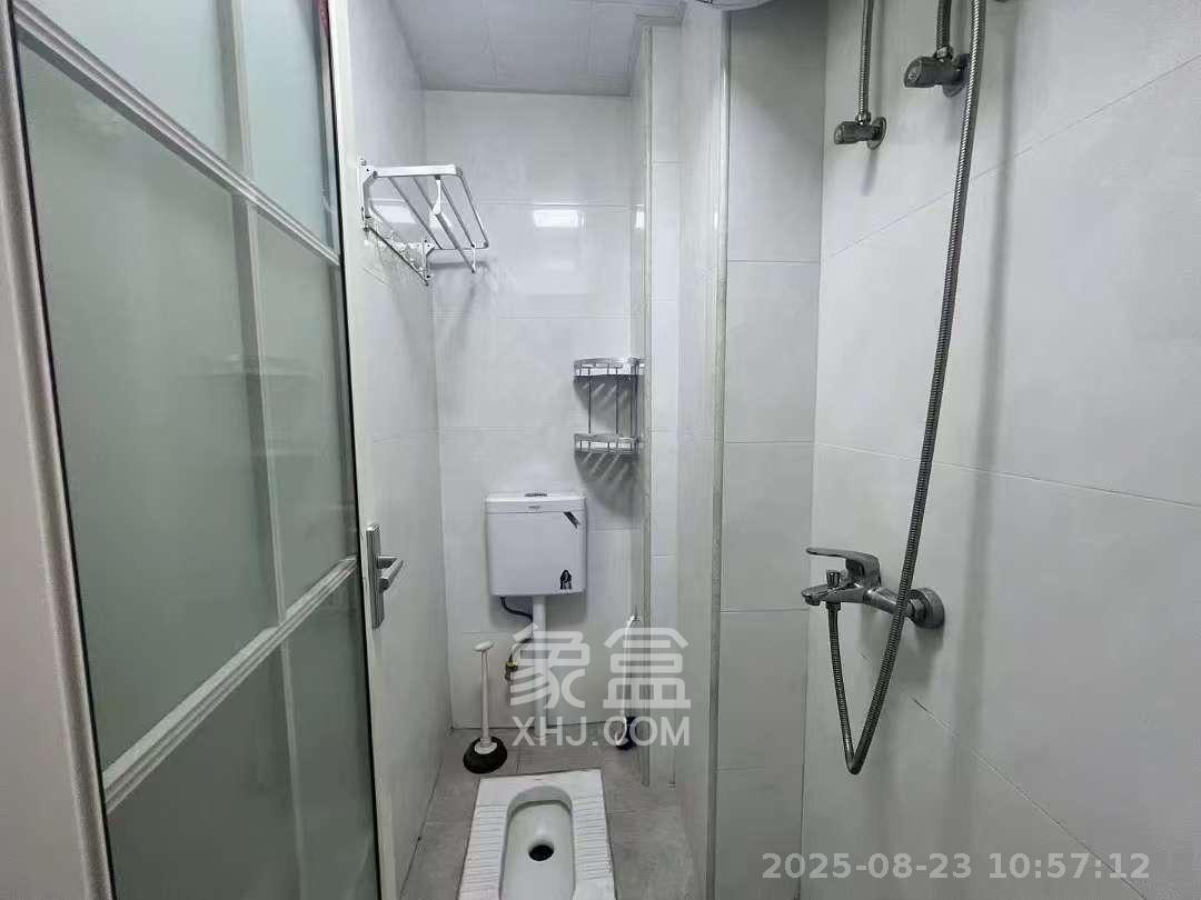 明大佳园  1室1厅1卫   1600.00元/月室内图