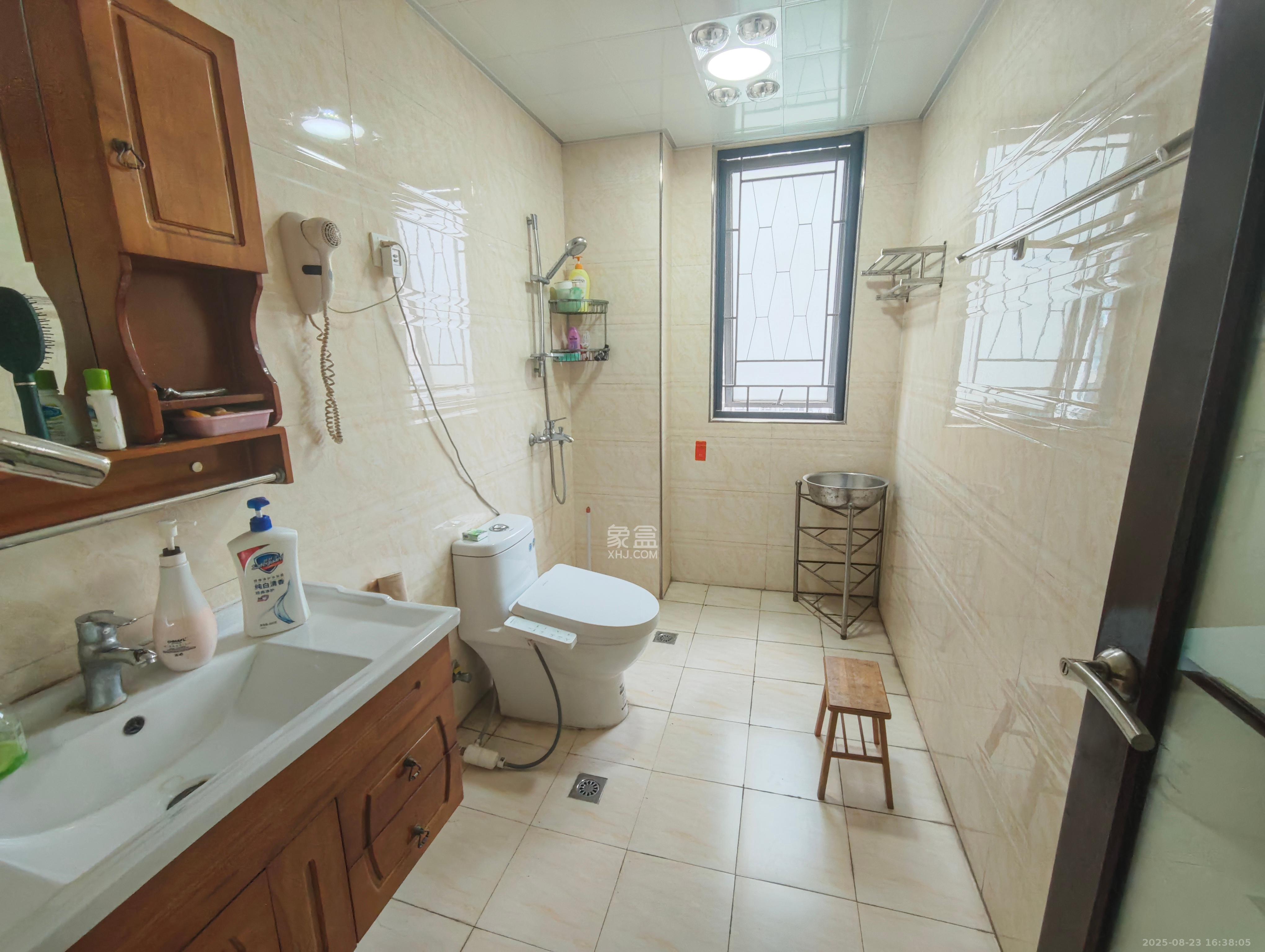 博林金谷  3室2厅2卫    3300.0元/月室内图