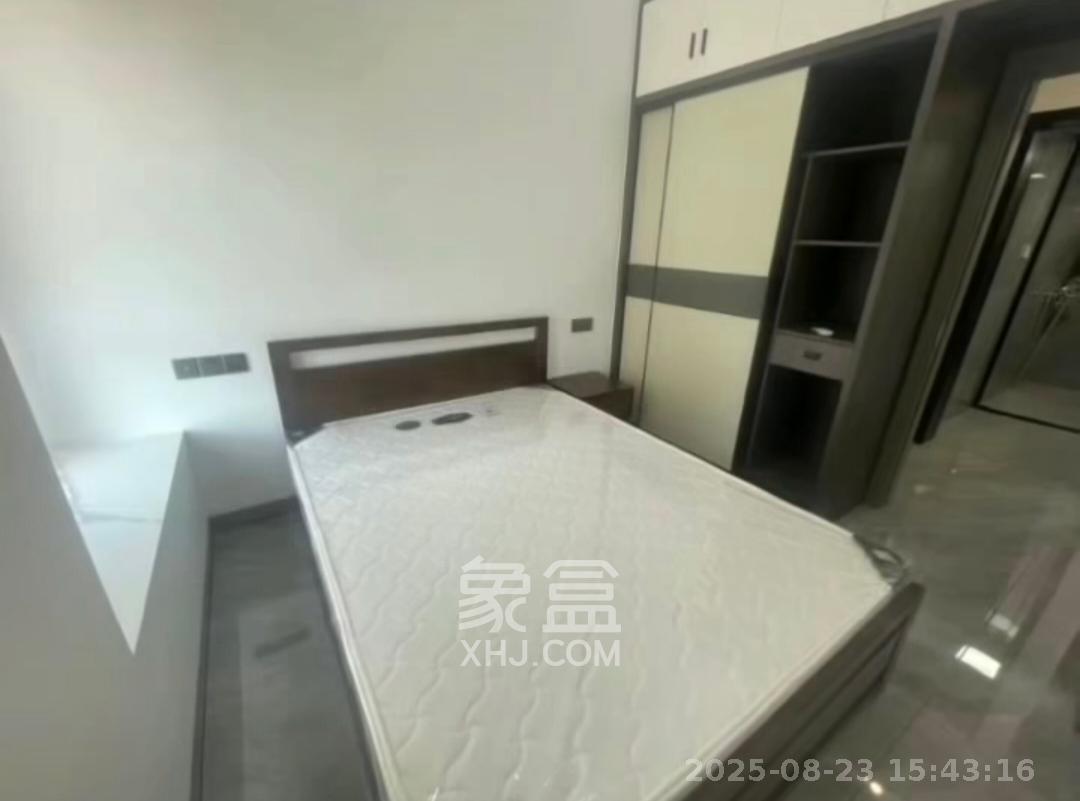 金侨风华府  3室2厅2卫   2700.00元/月室内图