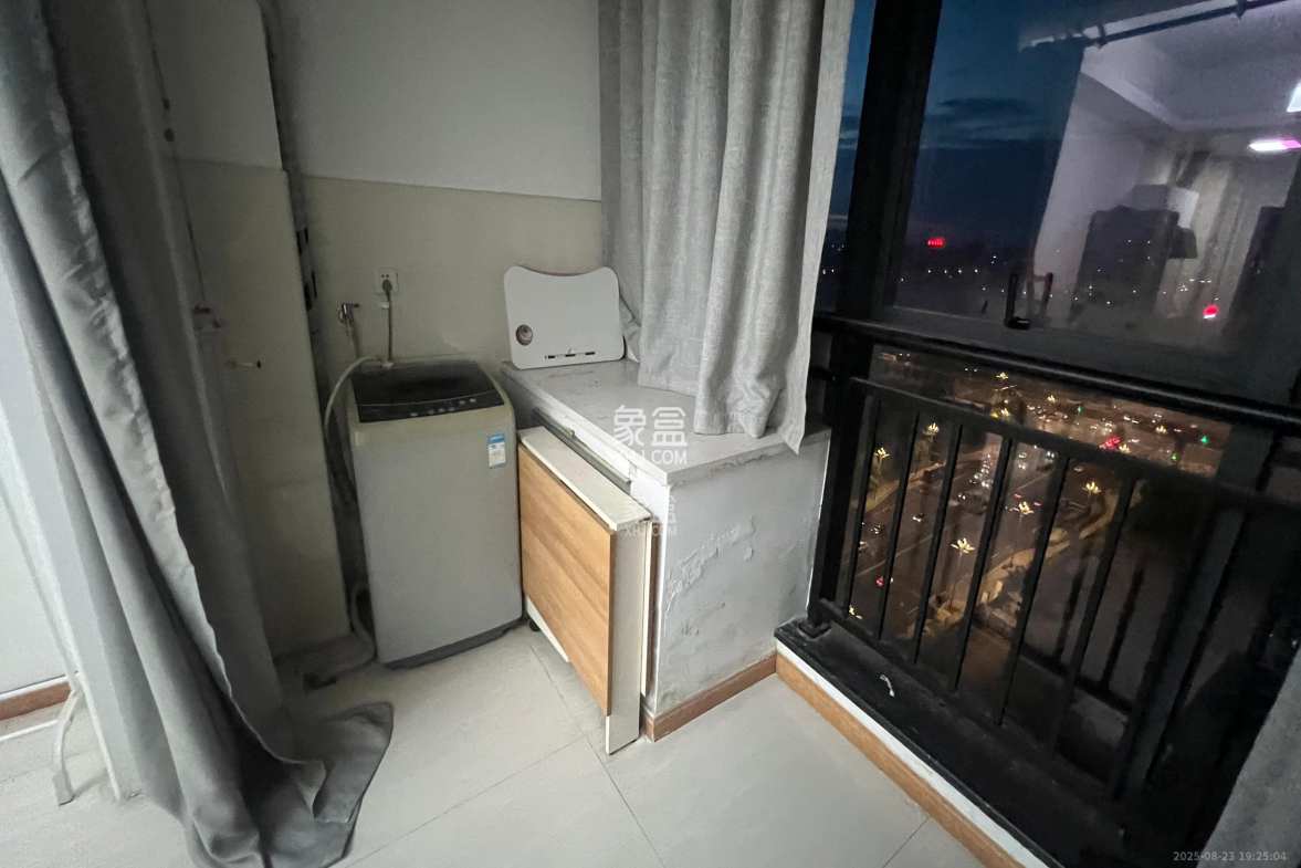 华侨假日中心(晟华苑) 1室1厅1卫 1500.0元/月 华侨假日中心(晟华苑) 1室1厅1卫 1500.0元/月室内图