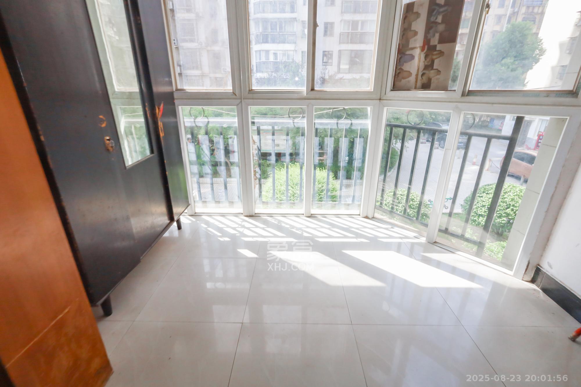 湘许嘉园  2室2厅1卫    97.0万 湘许嘉园  2室2厅1卫    97.0万阳台