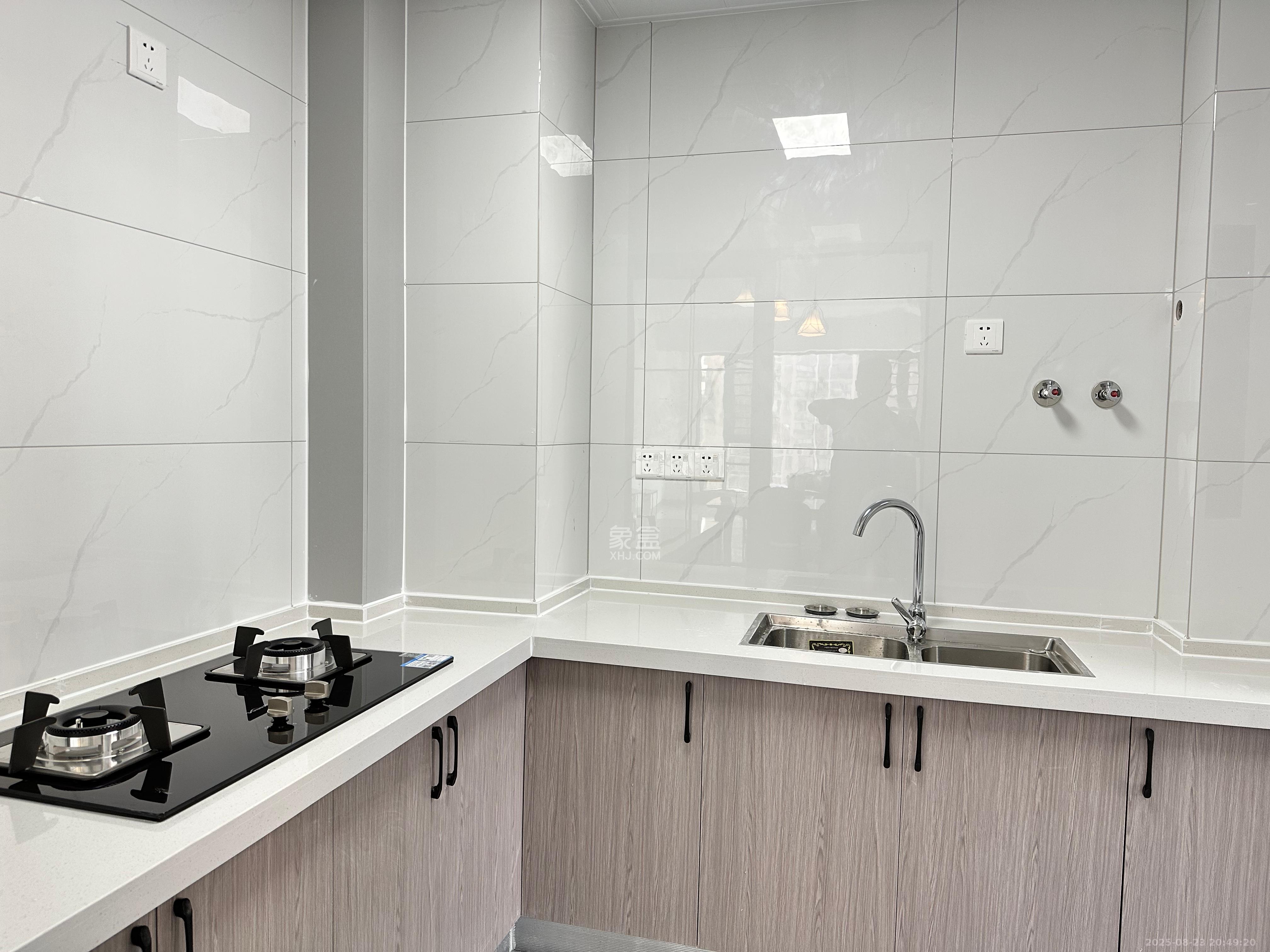 保利大都汇四期  3室2厅2卫    3000.0元/月 保利大都汇四期  3室2厅2卫    3000.0元/月室内图