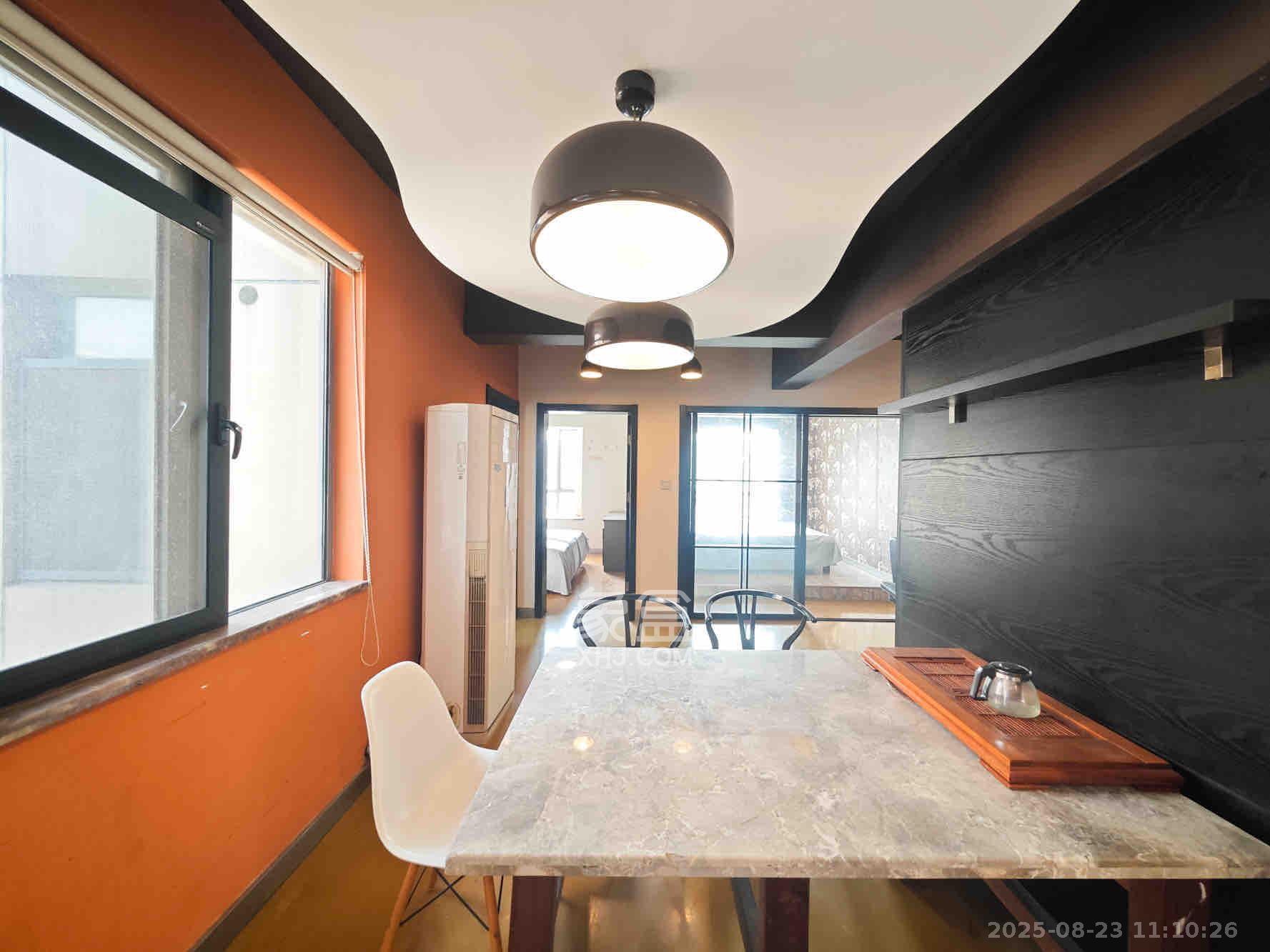 湘府东苑  3室2厅2卫    111.0万客厅