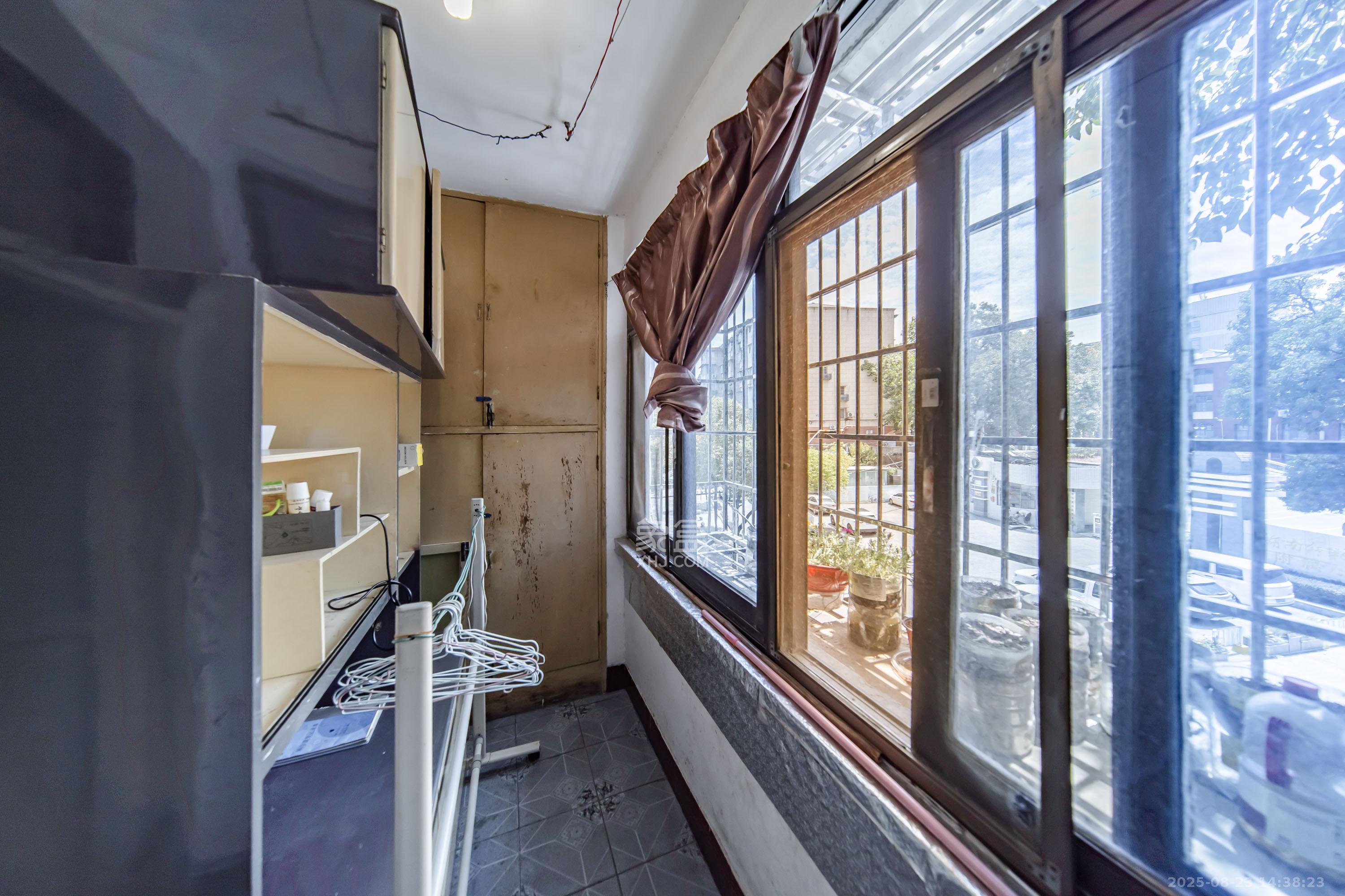 茶山村小区  2室1厅1卫    84.0万阳台