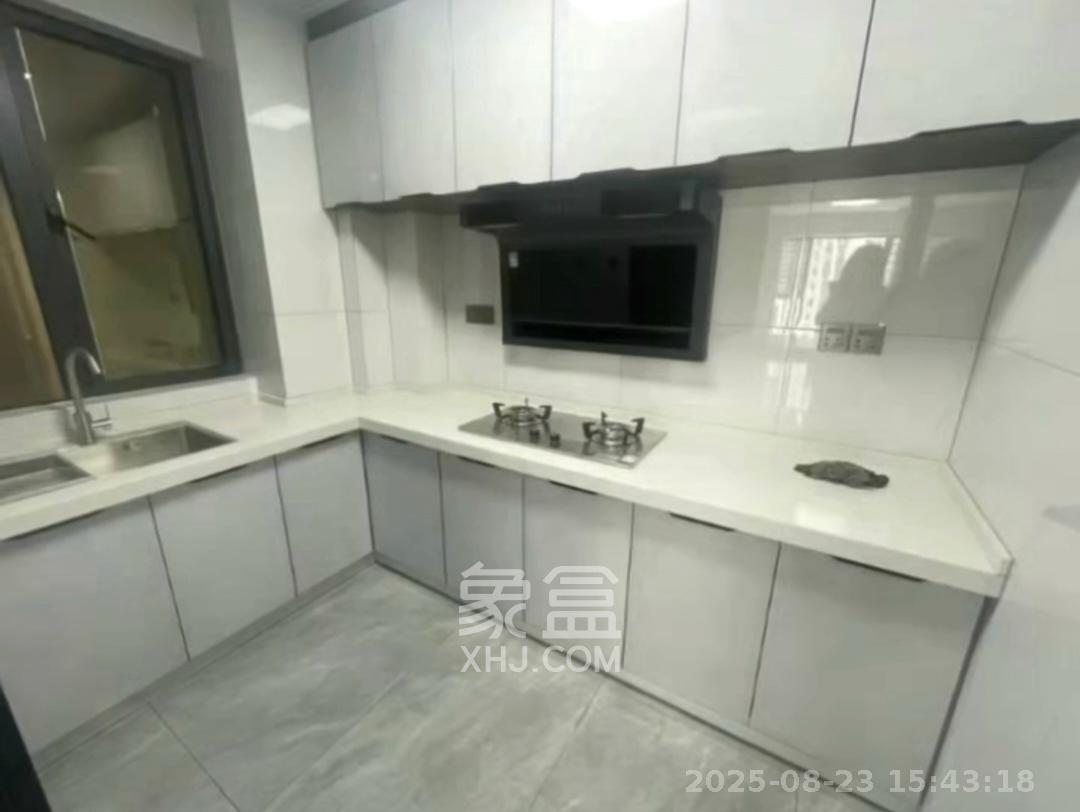 金侨风华府  3室2厅2卫   2700.00元/月室内图