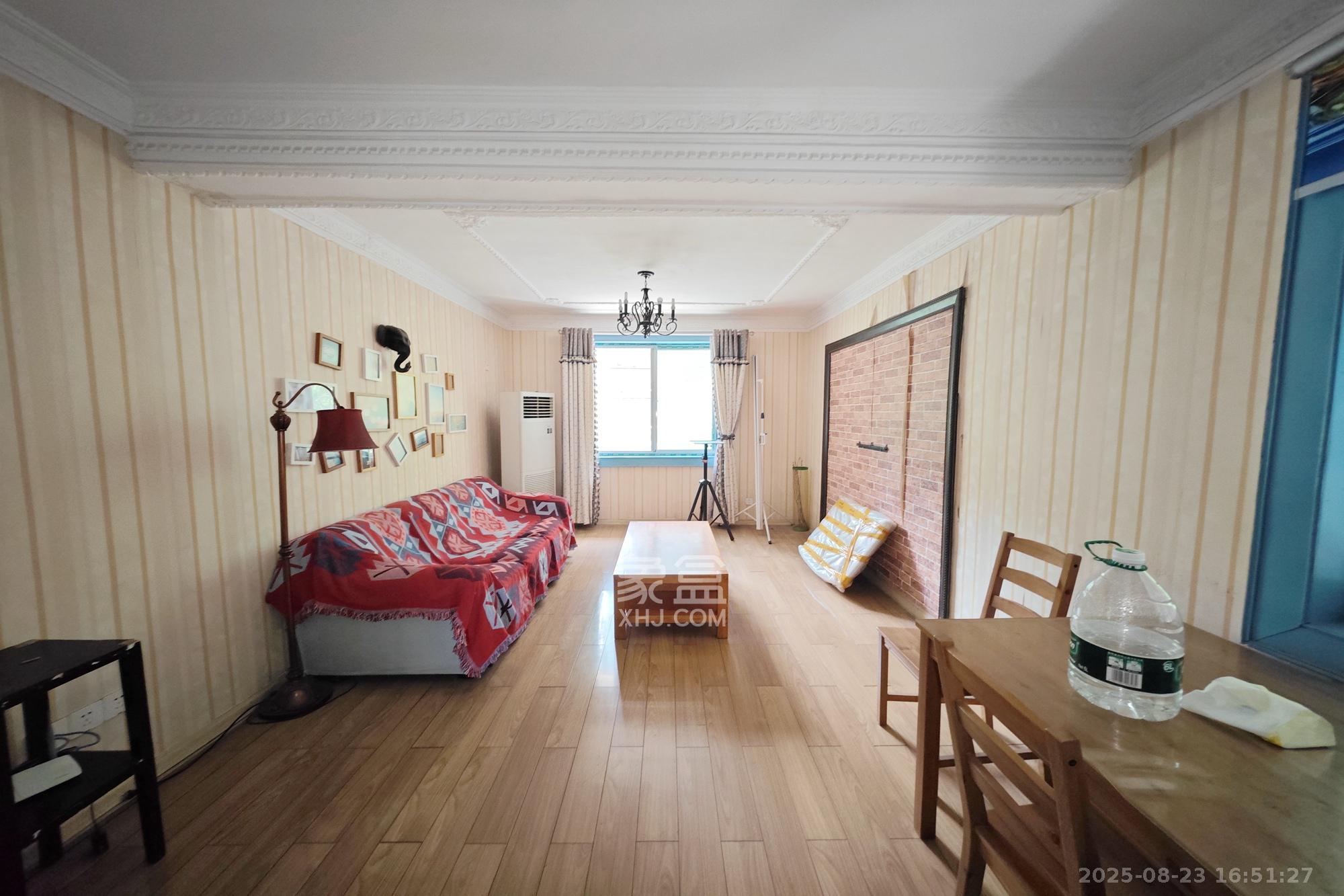 砂子塘社区  1室1厅1卫    48.0万 砂子塘社区  1室1厅1卫    48.0万客厅