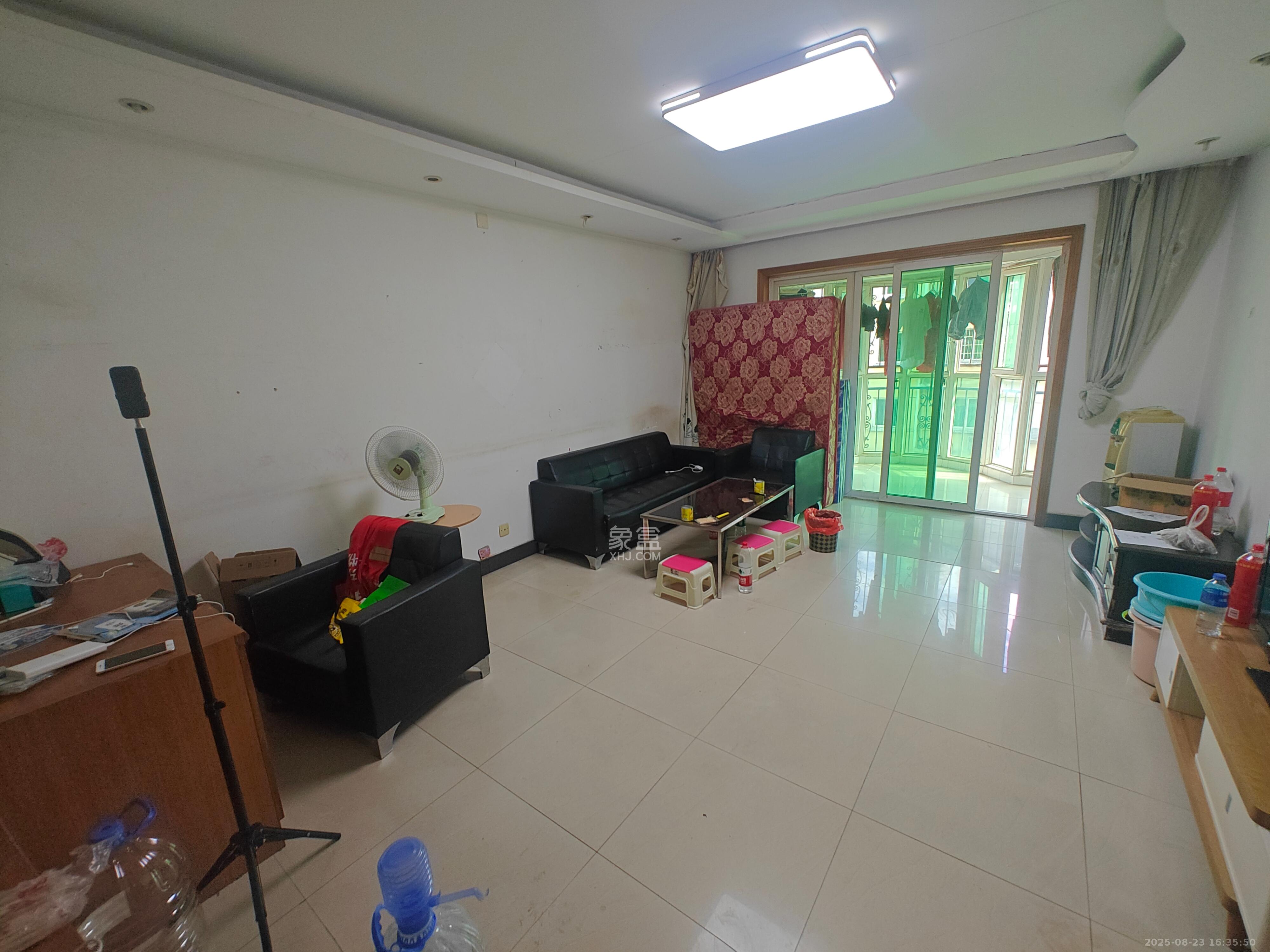 恩瑞麓山名园(龙王港小区)  3室2厅2卫    1600.0元/月 恩瑞麓山名园(龙王港小区)  3室2厅2卫    1600.0元/月