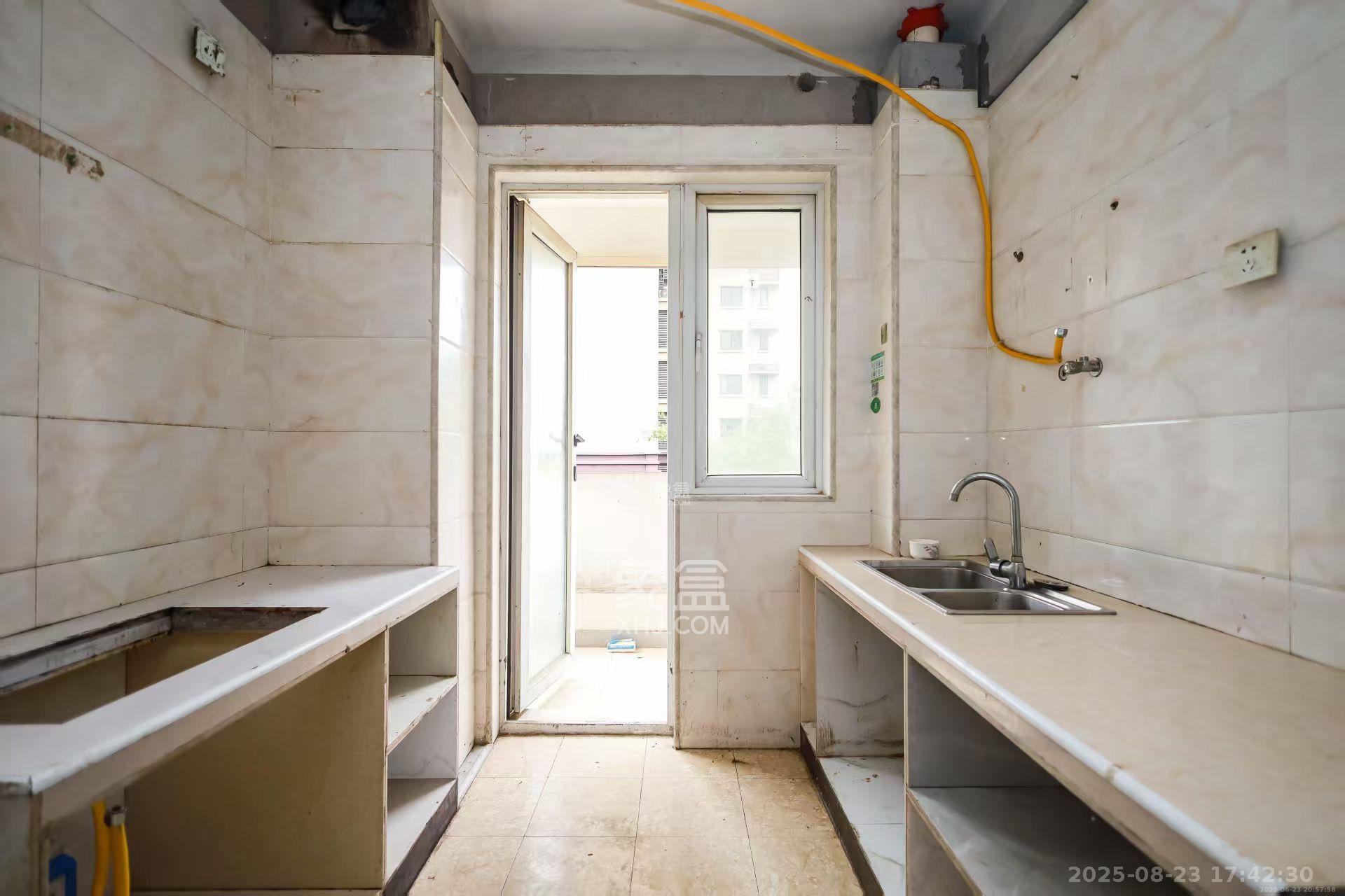 金科世界城  3室2厅1卫    1800.0元/月 金科世界城  3室2厅1卫    1800.0元/月室内图