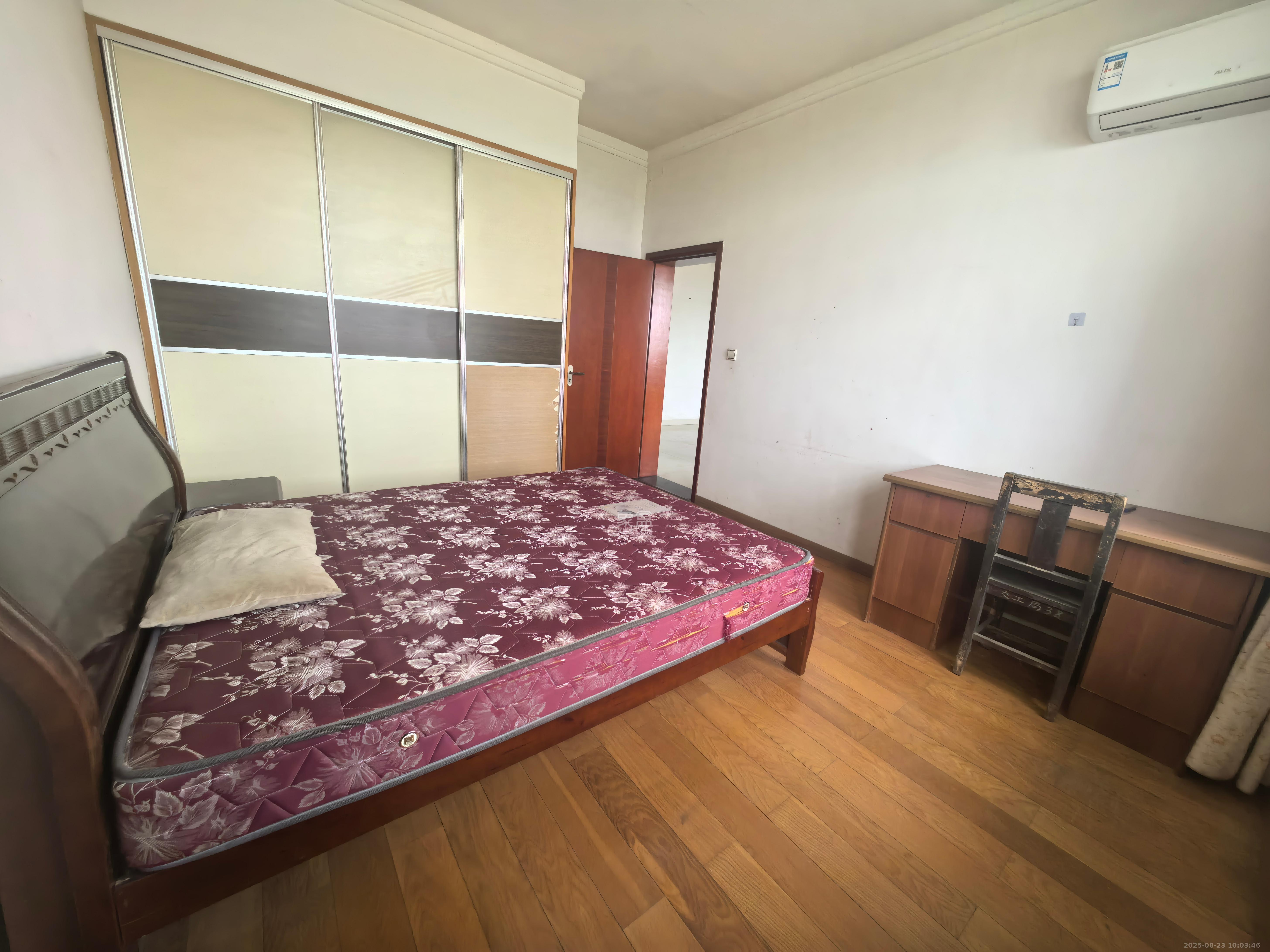 松雅安置小区  4室2厅2卫    1500.0元/月 松雅安置小区  4室2厅2卫    1500.0元/月室内图