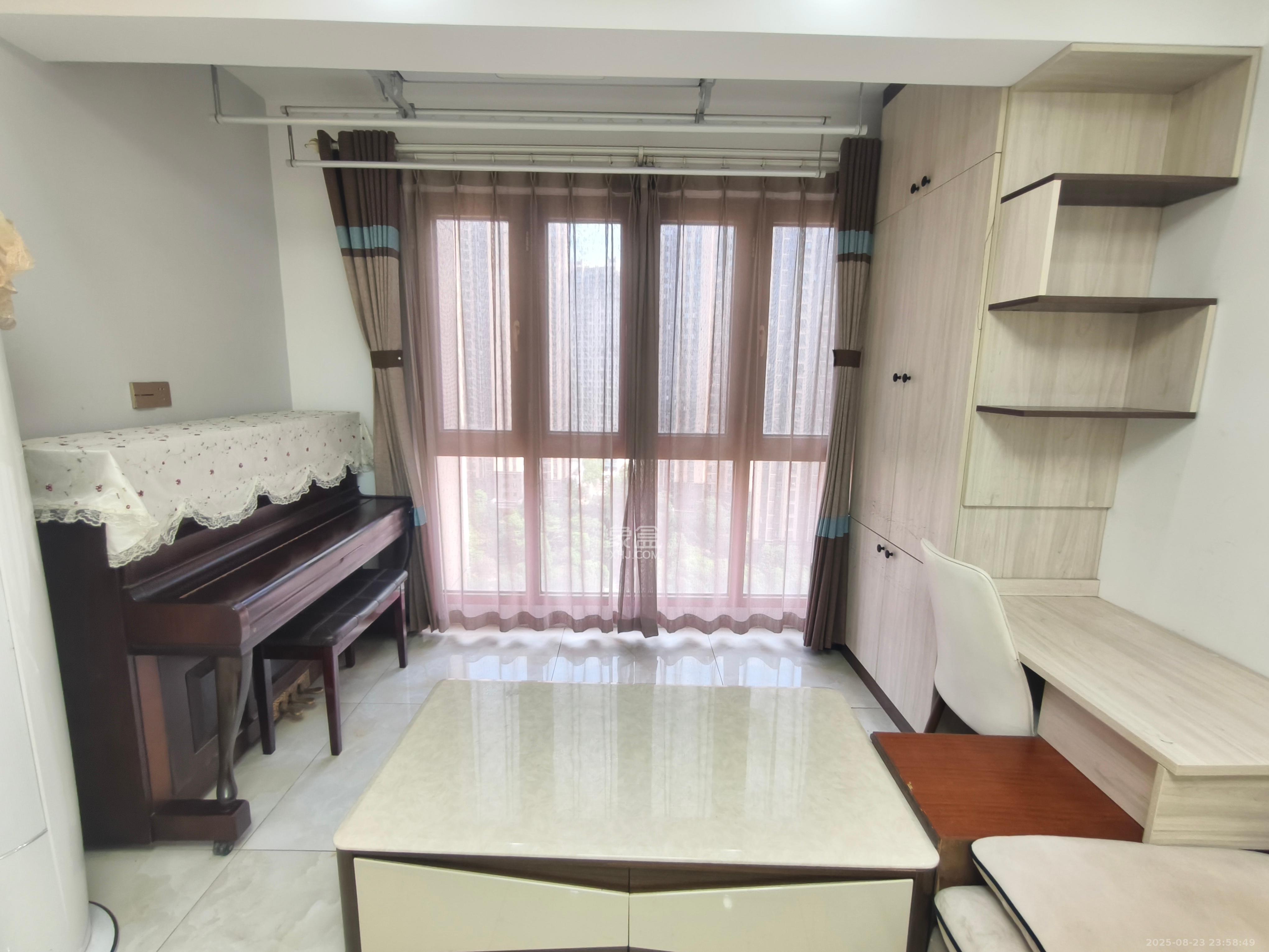 梅溪鑫苑名家 3室2厅1卫 2700.0元/月 梅溪鑫苑名家 3室2厅1卫 2700.0元/月室内图