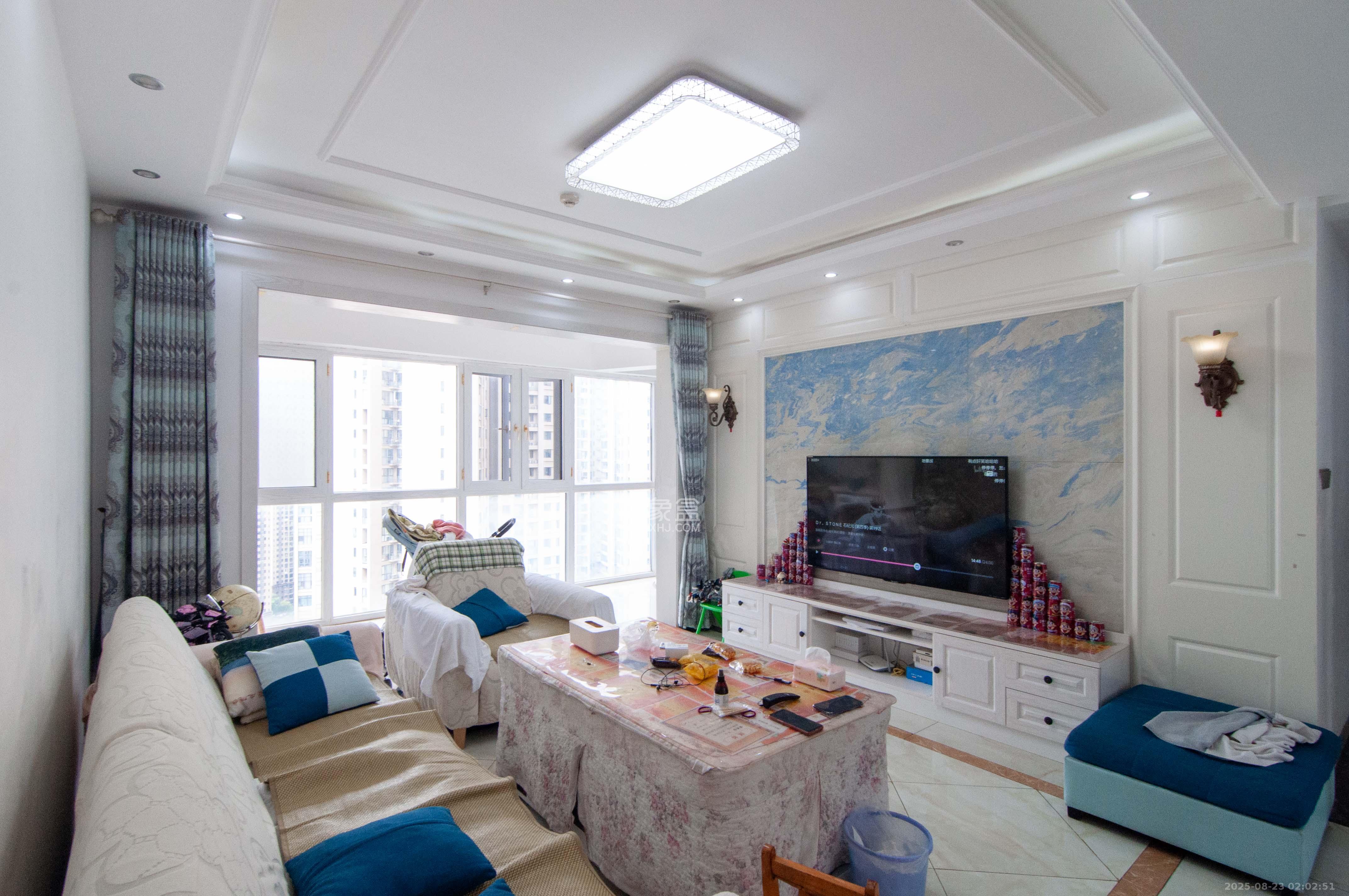 中建梅溪湖中心 4室2厅2卫 197.0万 中建梅溪湖中心 4室2厅2卫 197.0万客厅