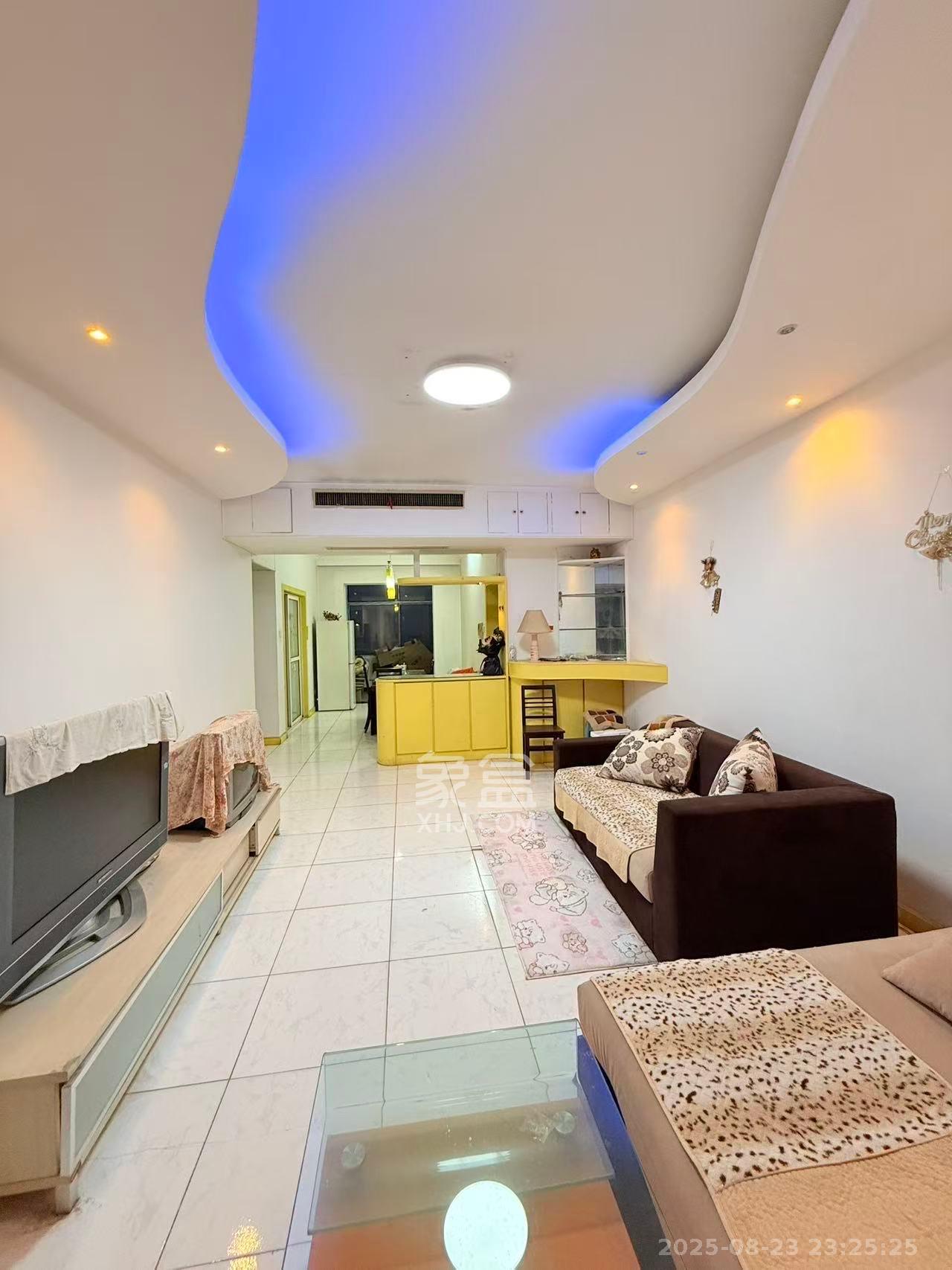 金鹰小区  1室2厅2卫    2200.0元/月 金鹰小区  1室2厅2卫    2200.0元/月室内图1