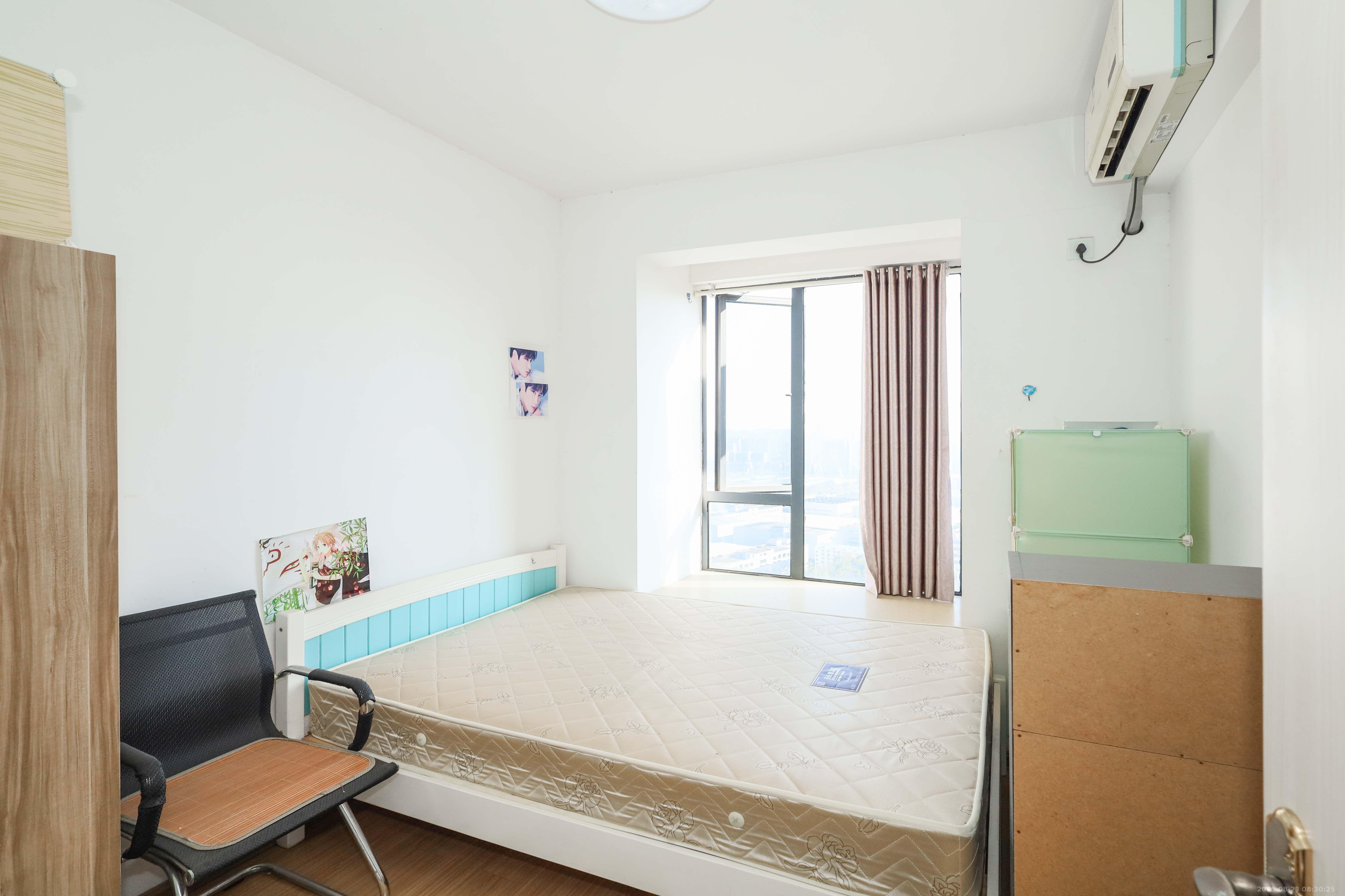 保利麓谷林语B区  3室2厅1卫   2100.00元/月室内图