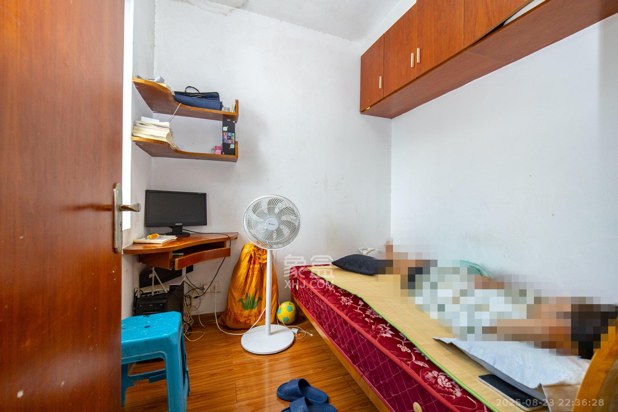 松雅湖畔  3室2厅1卫    45.0万卧室