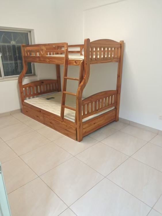 中豪花园 3室2厅2卫 2300.0元/月 中豪花园 3室2厅2卫 2300.0元/月室内图