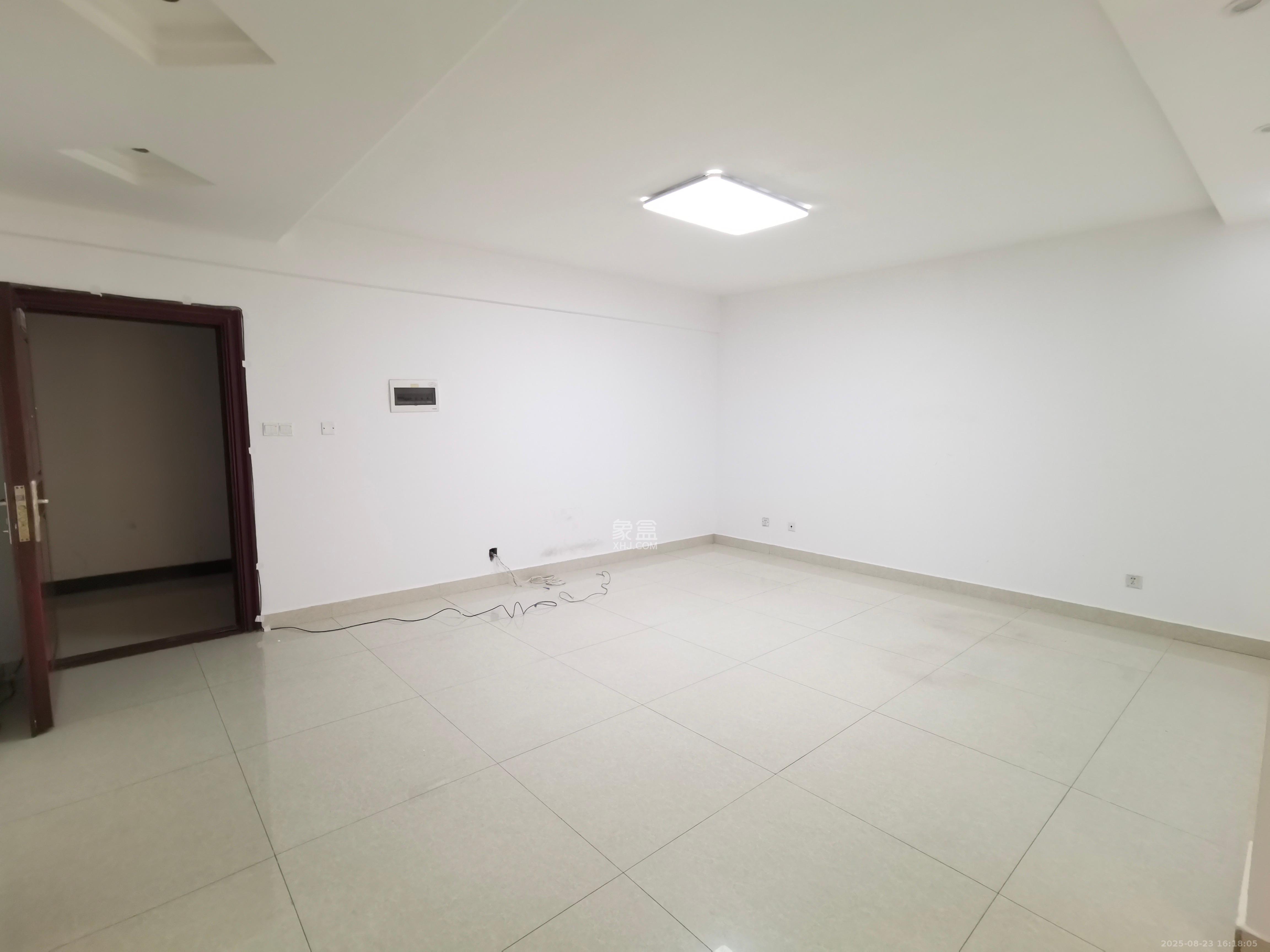 锦湘国际星城三期(锦绣苑) 2室2厅1卫 2200.0元/月 锦湘国际星城三期(锦绣苑) 2室2厅1卫 2200.0元/月室内图